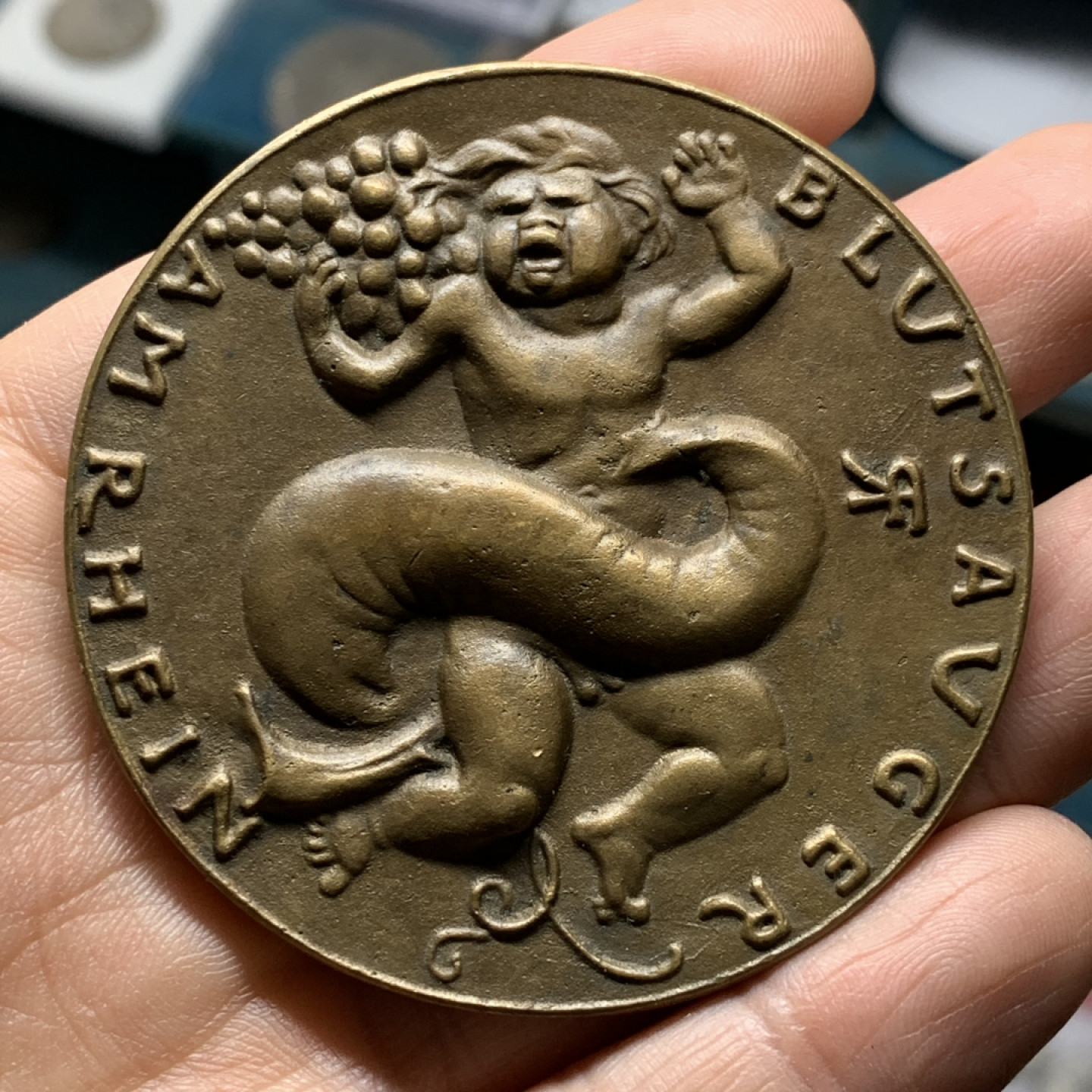 《竞宝斋》第28场-本周日，周一2场连拍（全场顺丰包邮） 裸章 德国1923年原铸，卡尔歌茨设计大铜章，讽刺直径62mm，重量60g