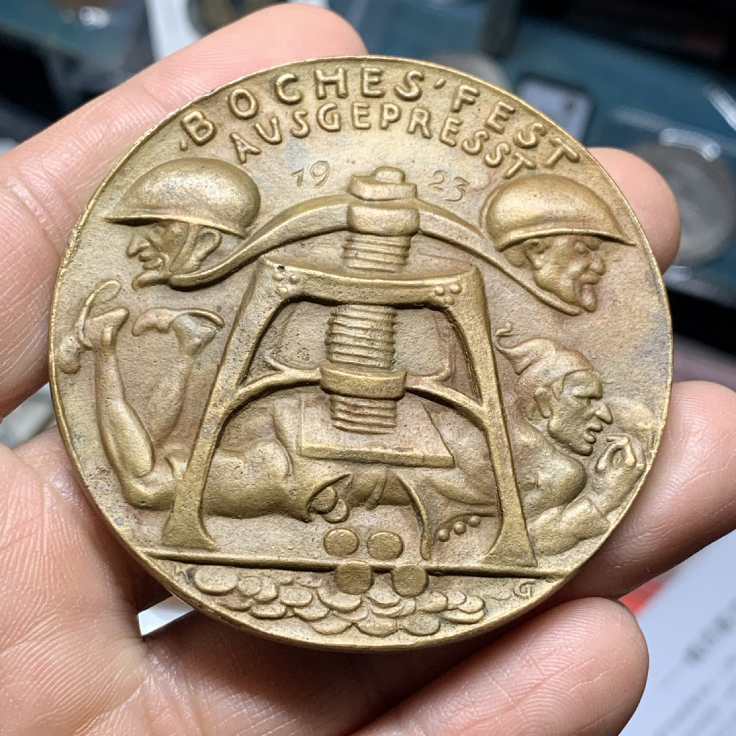 《竞宝斋》第28场-本周日，周一2场连拍（全场顺丰包邮） 裸章 德国1923年原铸，卡尔歌茨设计大铜章，讽刺直径62mm，重量60g