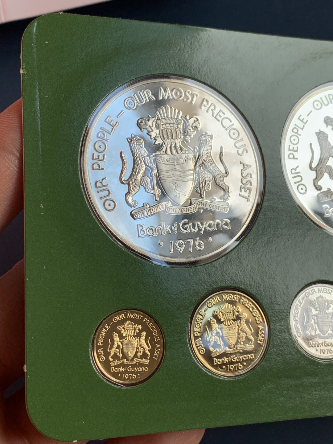 《竞宝斋》第28场-本周日，周一2场连拍（全场顺丰包邮） 原盒证书 圭亚那1976年 8枚套精制币 5元和10元都是银币 富兰克林造币厂