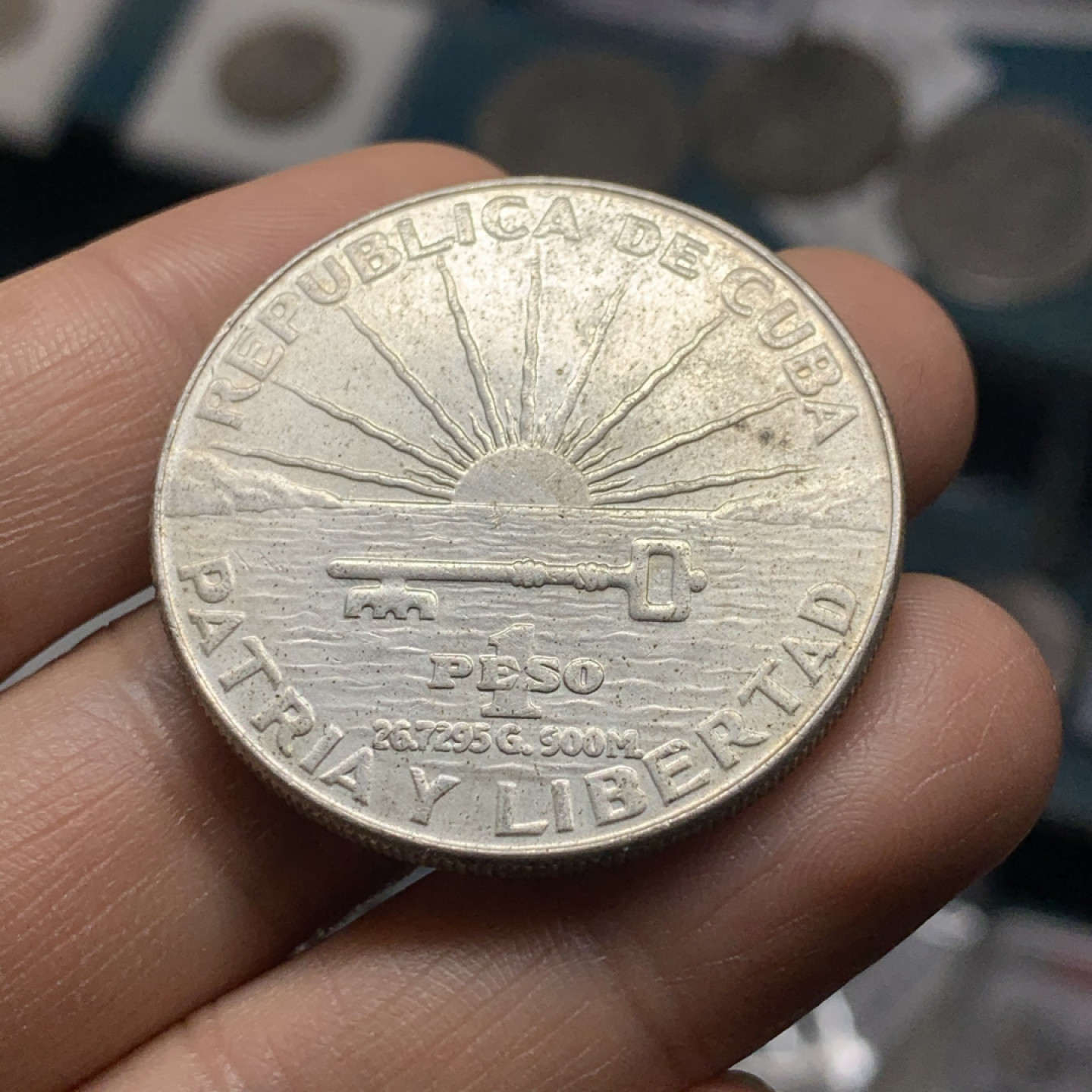 《竞宝斋》第28场-本周日，周一2场连拍（全场顺丰包邮） 古巴 1953年 马丁百年纪念 1比索 大银币 原光好品