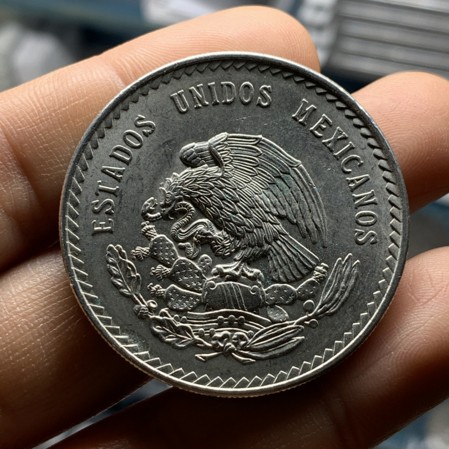 《竞宝斋》第28场-本周日，周一2场连拍（全场顺丰包邮） 墨西哥 1948年 印第安人头像 5比索 原光大银币 30克 90%银