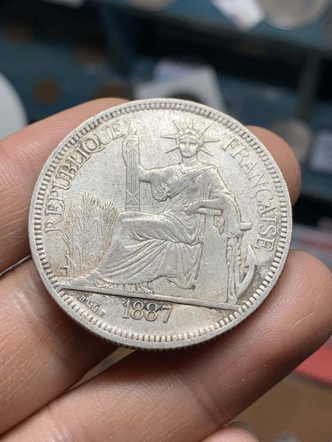 《竞宝斋》第28场-本周日，周一2场连拍（全场顺丰包邮） 法属印度支那1887年加重坐洋银币 好脸