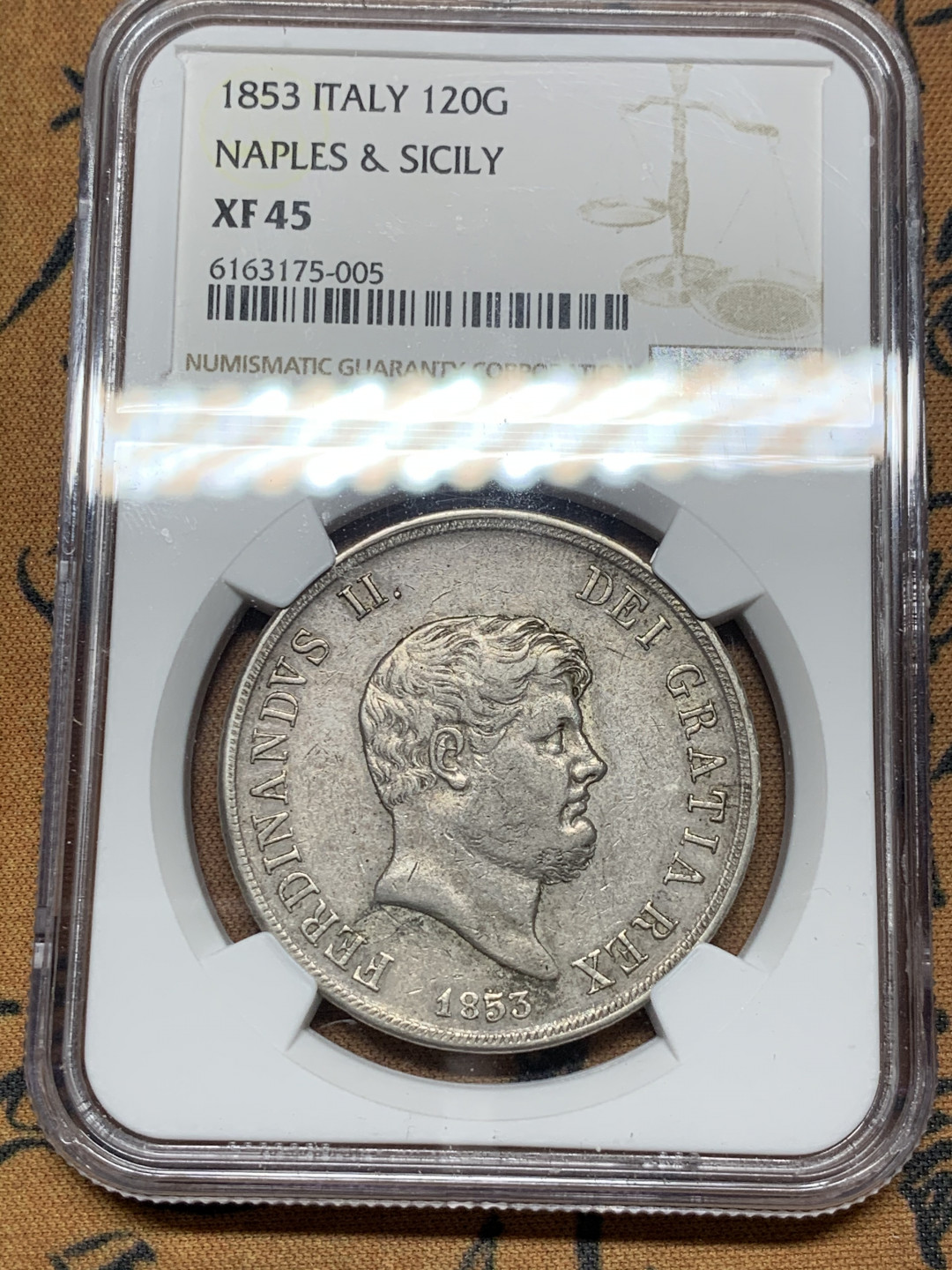 《竞宝斋》第28场-本周日，周一2场连拍（全场顺丰包邮） NGC XF45 意大利1853年 那不勒斯&西西里 120G 大银币 给分不易 基本都是D