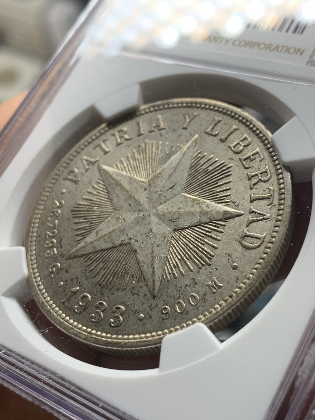 《竞宝斋》第28场-本周日，周一2场连拍（全场顺丰包邮） NGC AU58 古巴1933年 大五星 1比索银币 非常好的状态，大五星棱角分明 立体感强烈，热门品种