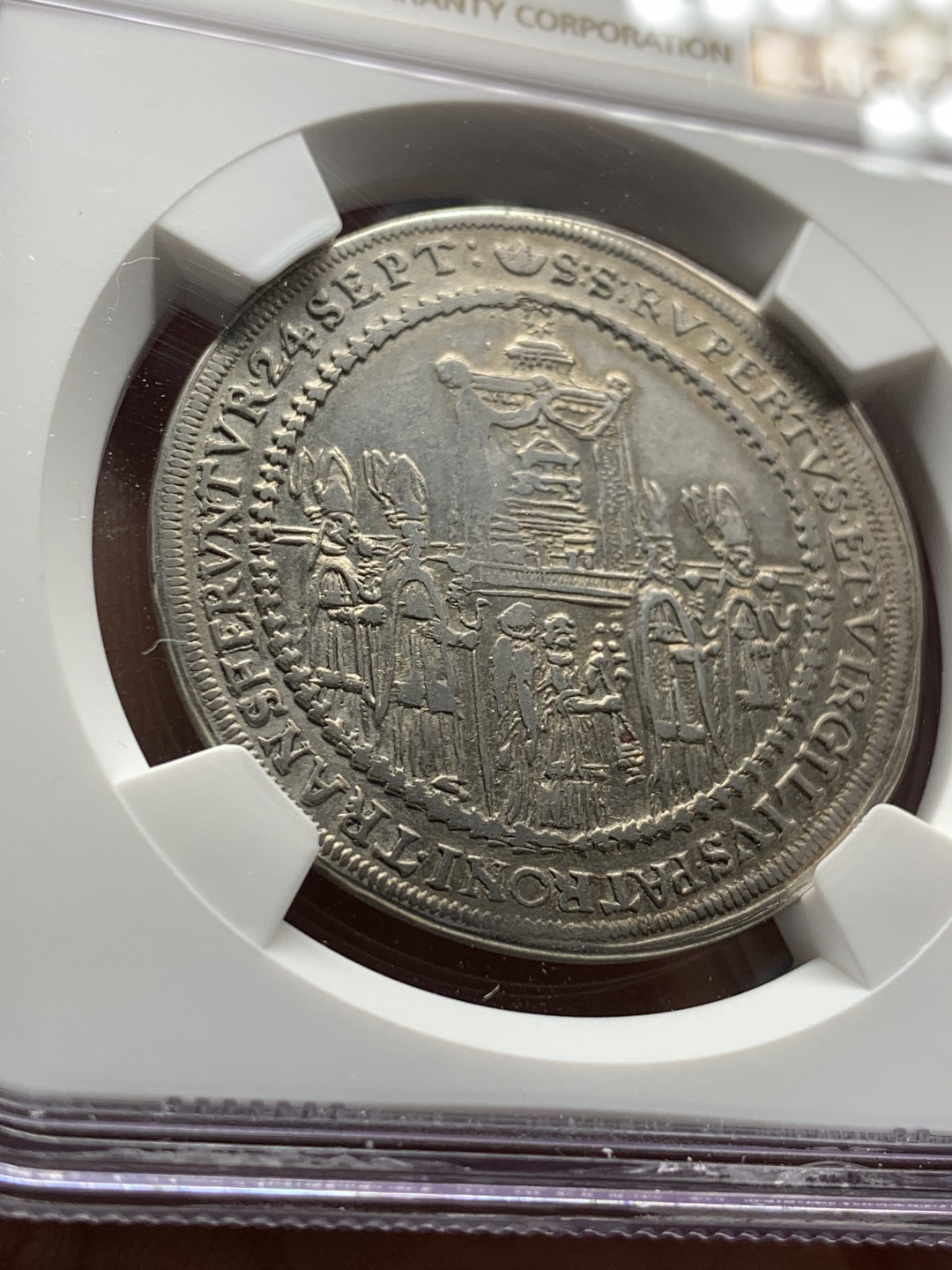 《竞宝斋》第28场-本周日，周一2场连拍（全场顺丰包邮） NGC 评级 神圣罗马帝国 1628年 萨尔茨堡 半泰勒银币 抬轿子的典范 稀少品种