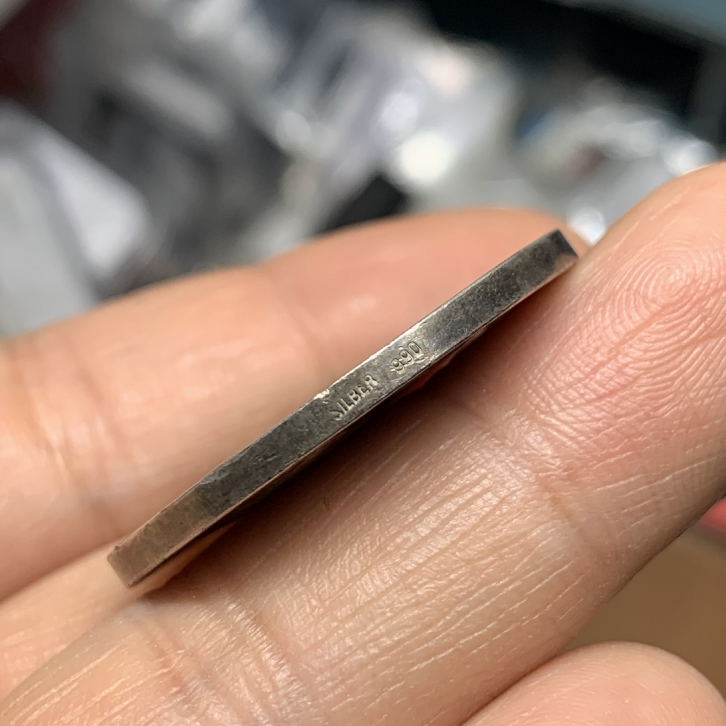 《竞宝斋》第28场-本周日，周一2场连拍（全场顺丰包邮） 裸章 德国1913年，解放战争100周年银章，直径33mm，重量18g,酱彩包浆990银