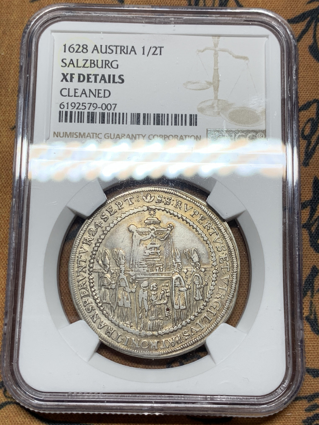 《竞宝斋》第28场-本周日，周一2场连拍（全场顺丰包邮） NGC 评级 神圣罗马帝国 1628年 萨尔茨堡 半泰勒银币 抬轿子的典范 稀少品种