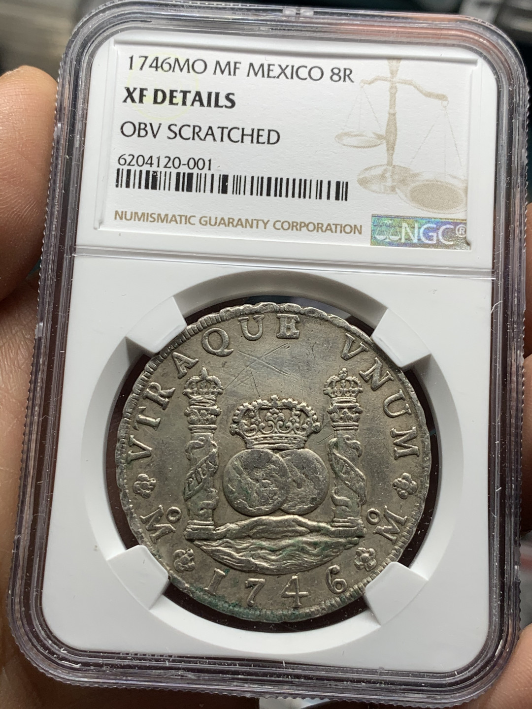 《竞宝斋》第28场-本周日，周一2场连拍（全场顺丰包邮） NGC-XFD  1746  西属墨西哥  费五 早期地球双柱  8里亚尔  原味难得  