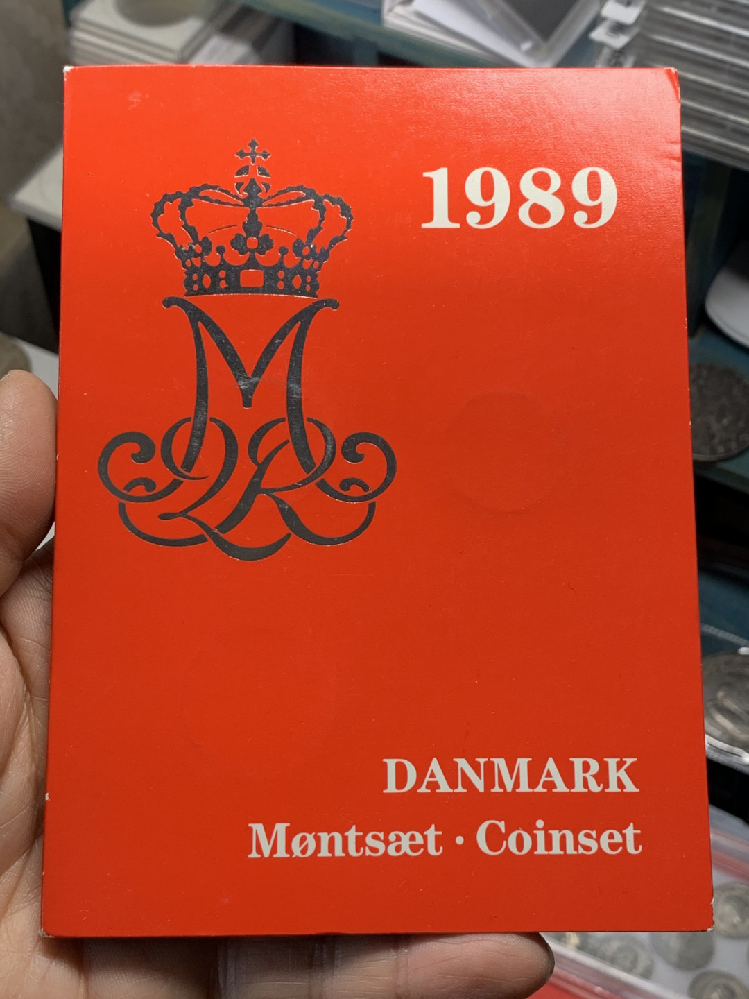 《竞宝斋》第28场-本周日，周一2场连拍（全场顺丰包邮） 原封装丹麦 1989年 50分/1克朗/10克朗 卡装三枚套币 非常少见的封装套币