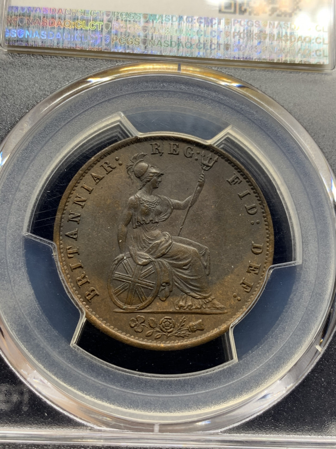 《竞宝斋》第28场-本周日，周一2场连拍（全场顺丰包邮） PCGS MS62BN 巧克力包浆 完美细节，发丝清晰 英国 1855年 小维早期 1/2便士 铜币 