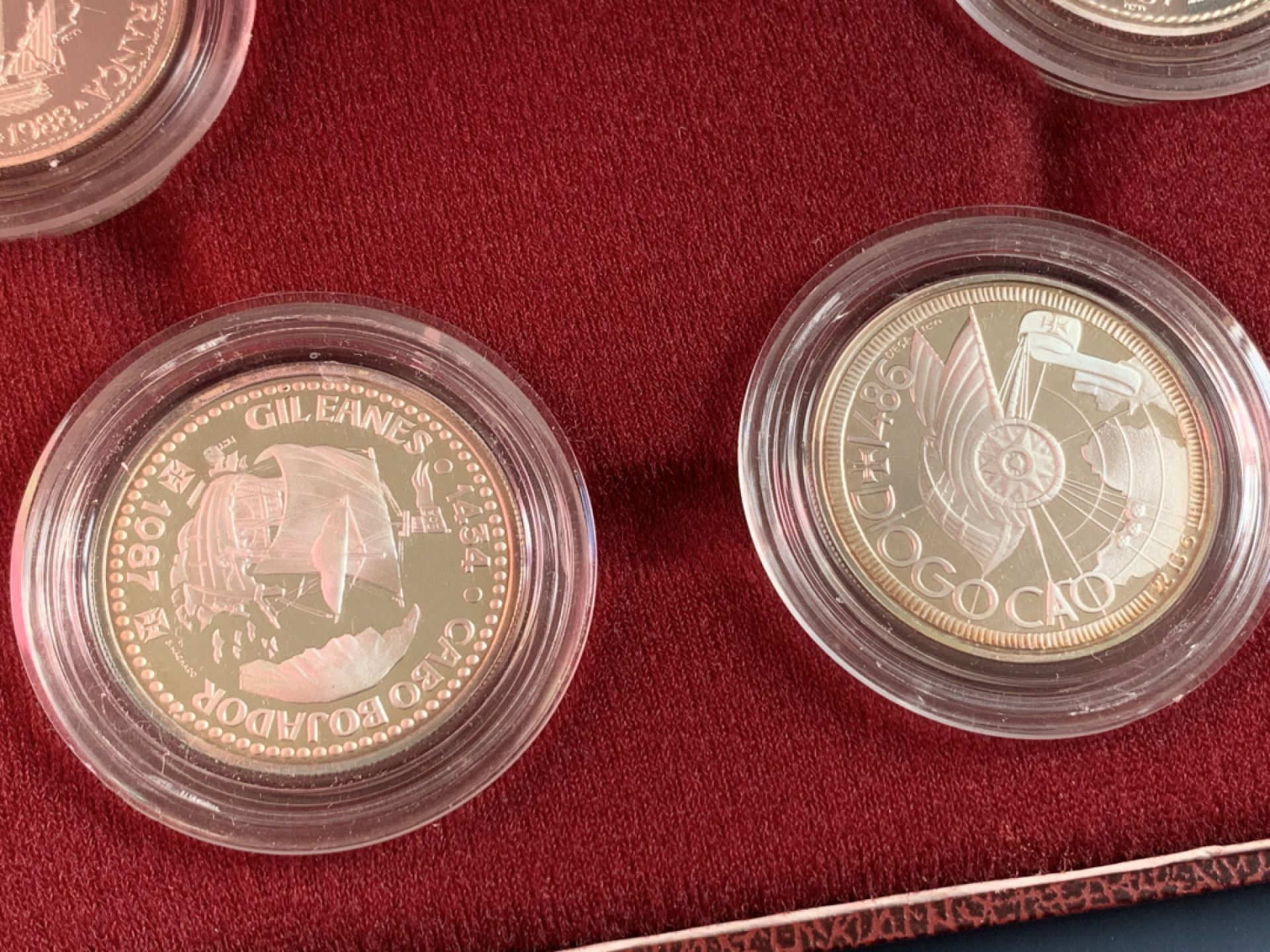 《竞宝斋》第28场-本周日，周一2场连拍（全场顺丰包邮） 原盒证书葡萄牙1987年帆船系列100埃斯库多 精制银币 总重66克925银 完美状态