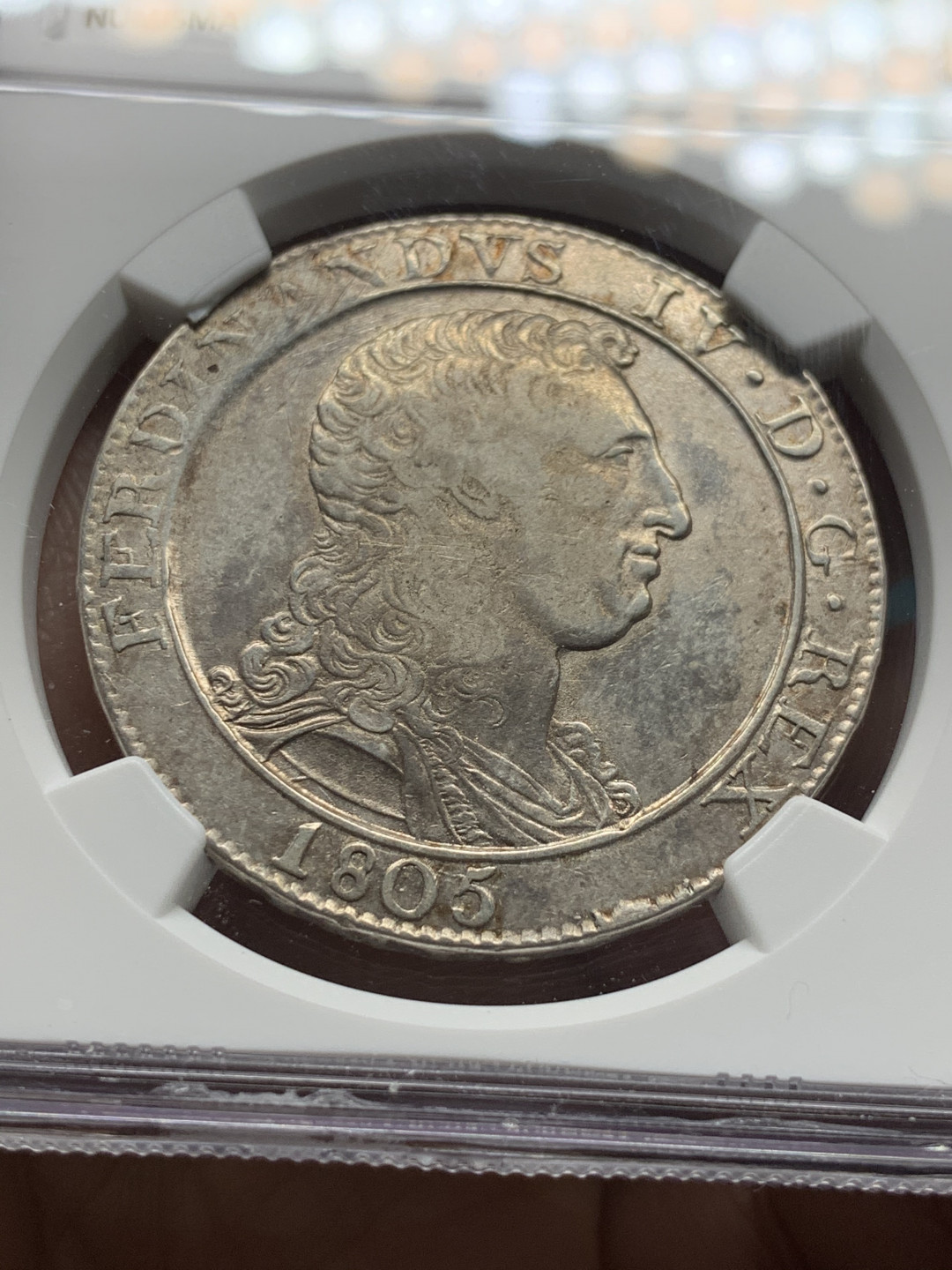 《竞宝斋》第28场-本周日，周一2场连拍（全场顺丰包邮） NGC 评级 少见 意大利1805年 费迪南四世 那不勒斯&西西里 120G 大银币 细节还不错