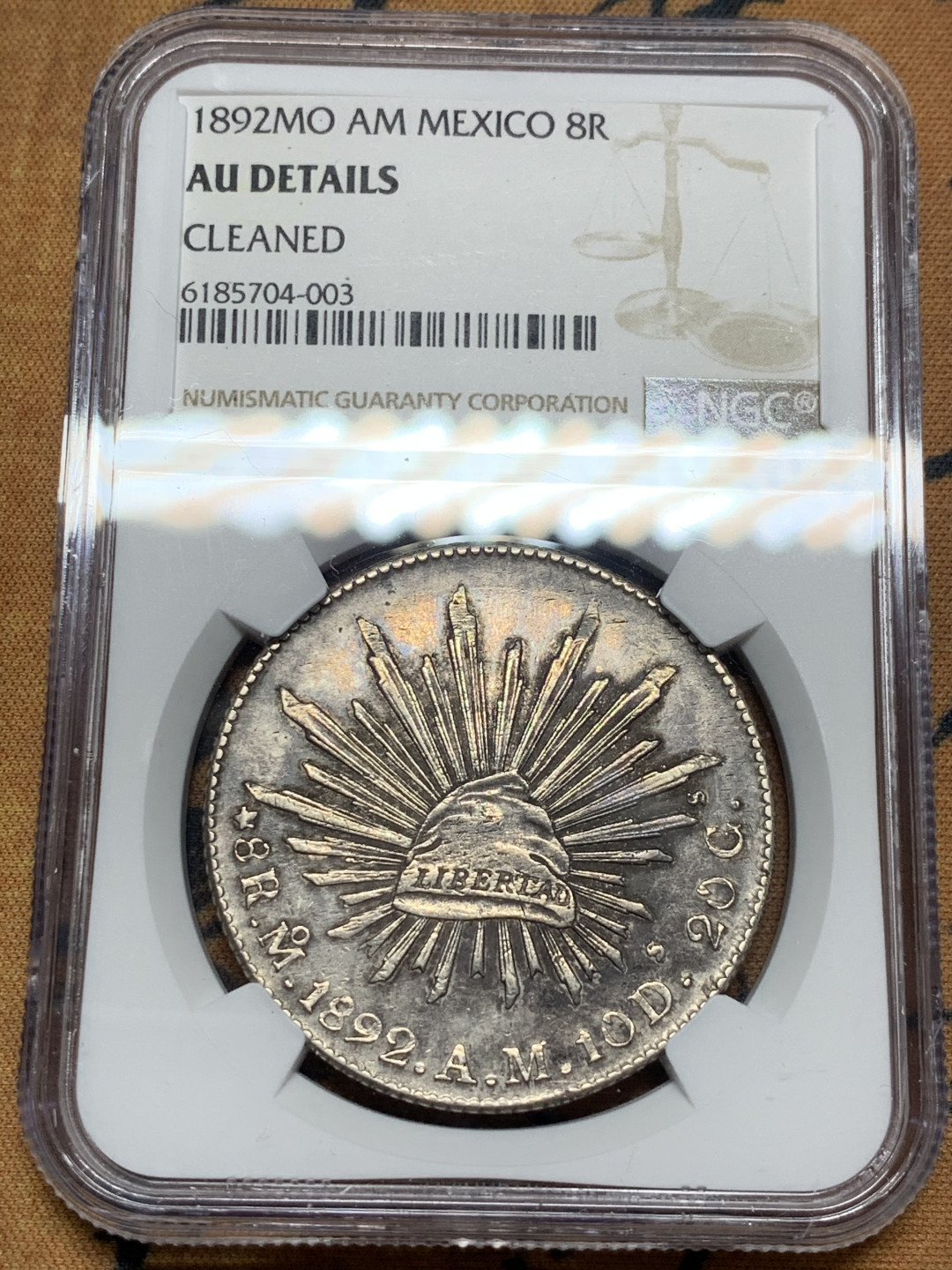 《竞宝斋》第28场-本周日，周一2场连拍（全场顺丰包邮） NGC 评级 1892年 墨西哥 花边鹰洋 银币 深色包浆 状态极佳 深打底板有PL感