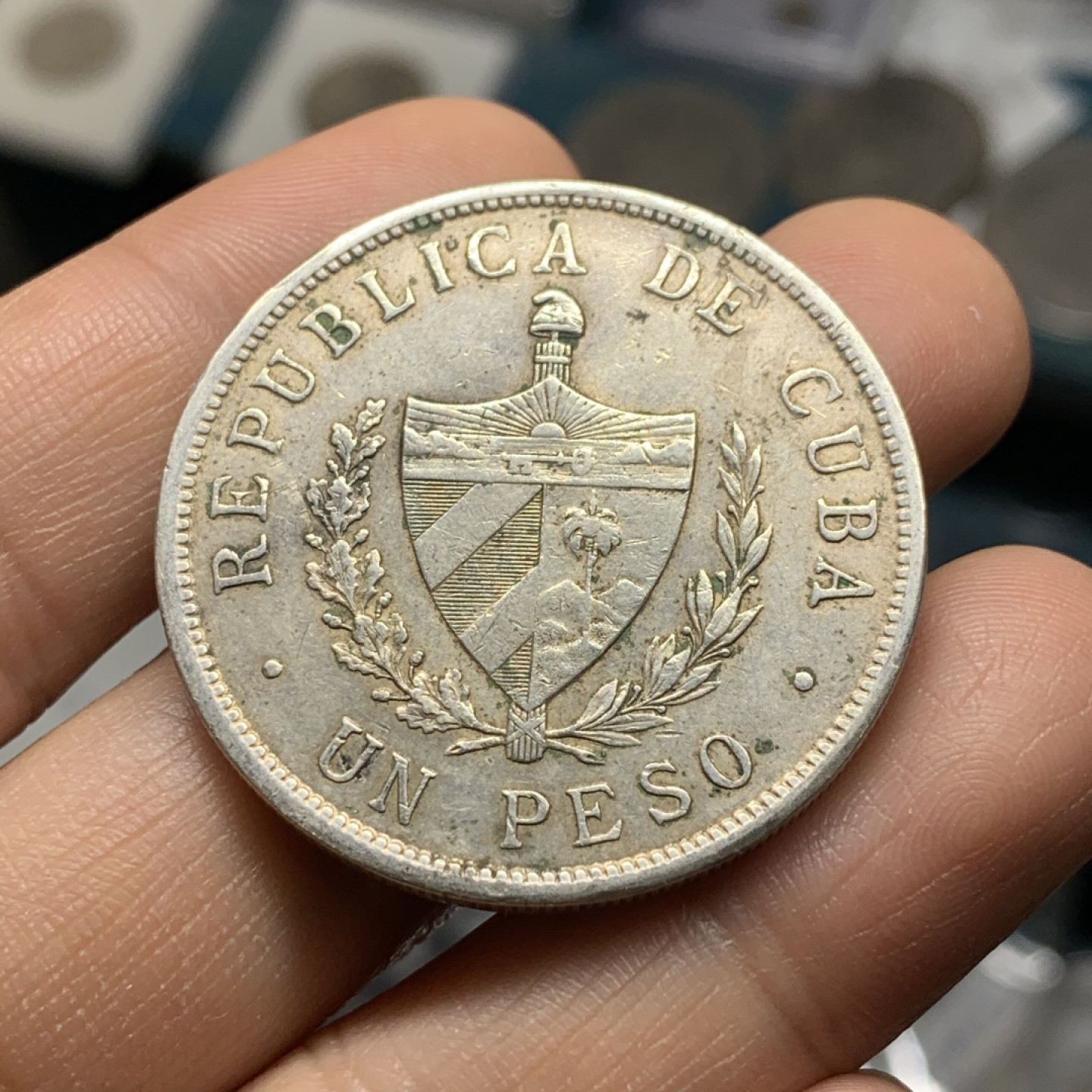 《竞宝斋》第28场-本周日，周一2场连拍（全场顺丰包邮） 古巴 1933年 大五星 比索 大银币 原味带光好品