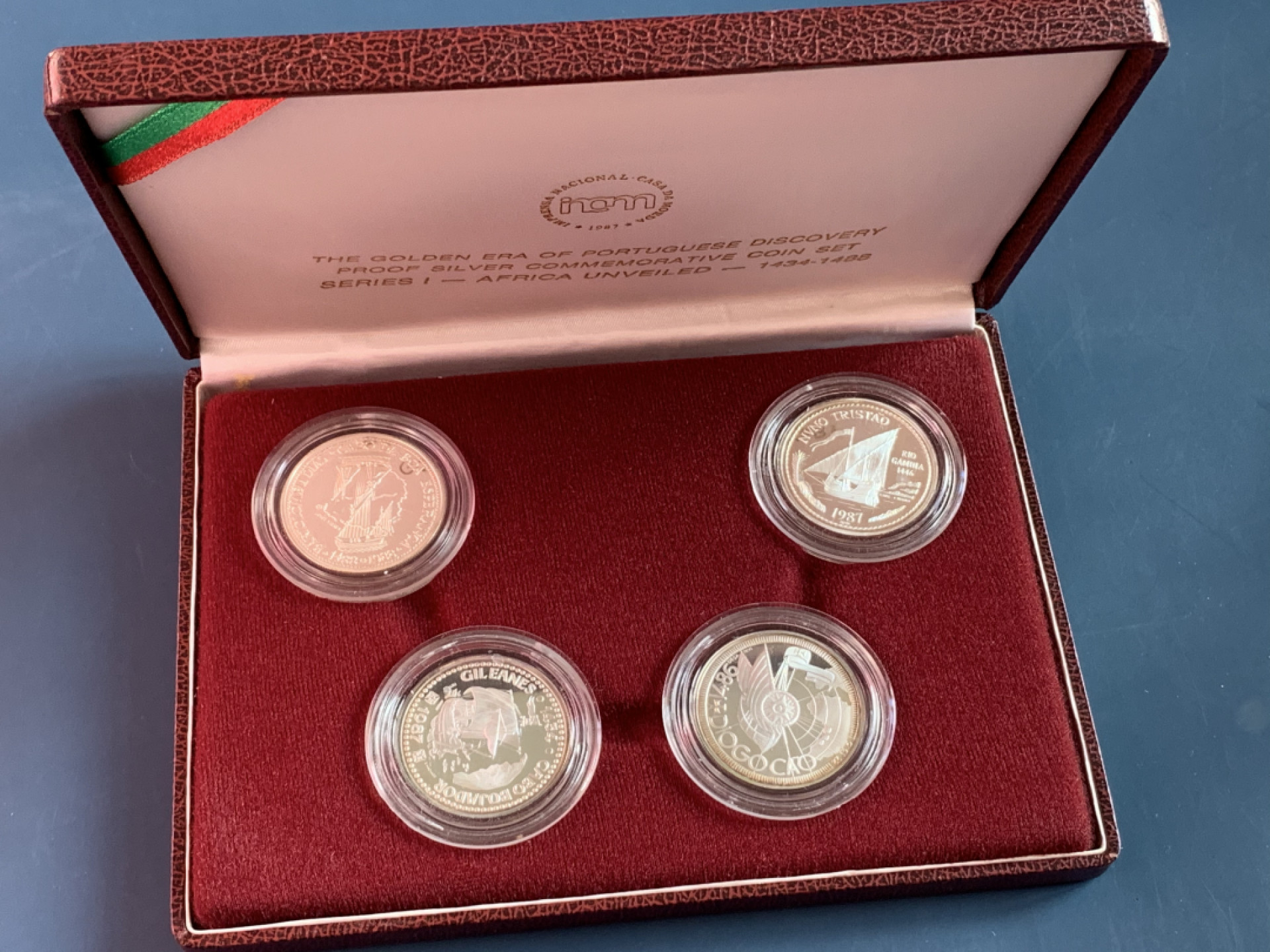 《竞宝斋》第28场-本周日，周一2场连拍（全场顺丰包邮） 原盒证书葡萄牙1987年帆船系列100埃斯库多 精制银币 总重66克925银 完美状态