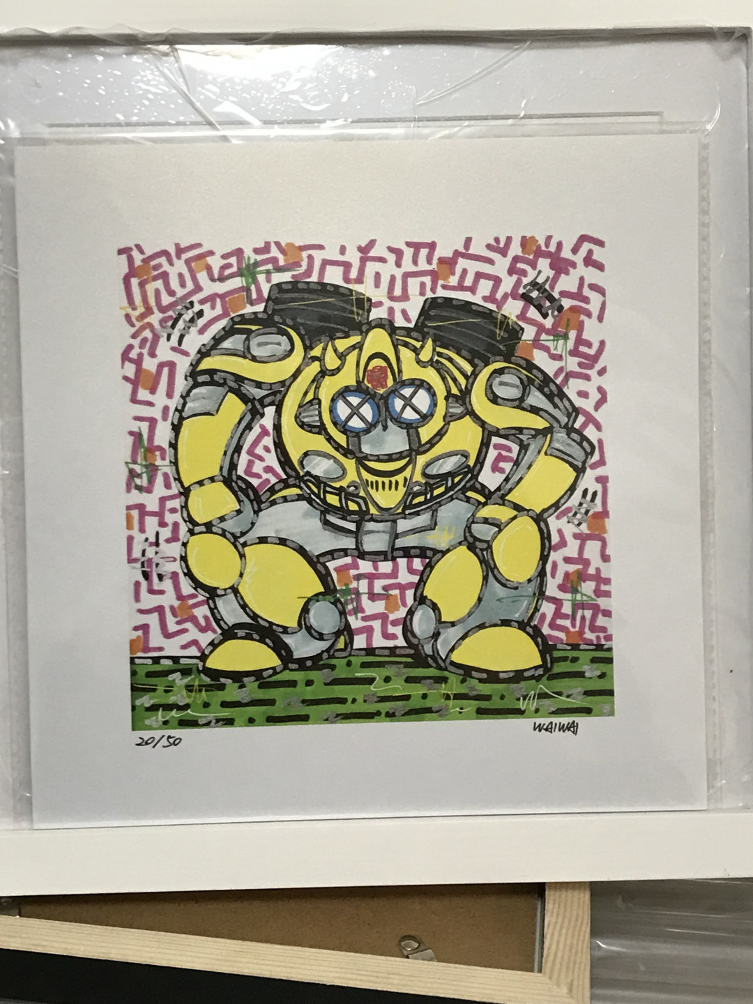 零元拍：歪歪亲笔签名 OWSON系列插画复制画《大黄蜂》，尺寸约22/22厘米，拍品不含镜框