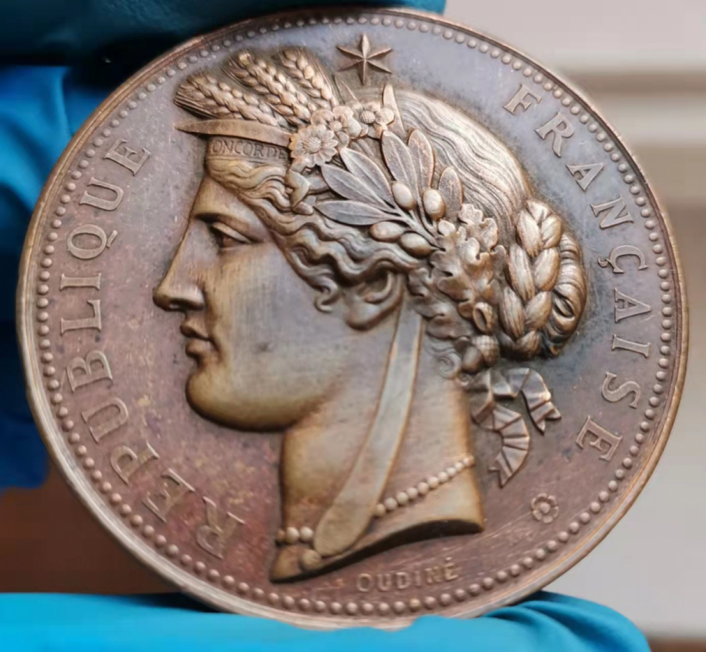 第23期拍卖会 1889年法国巴黎世界博览会纪念大铜章50mm55g