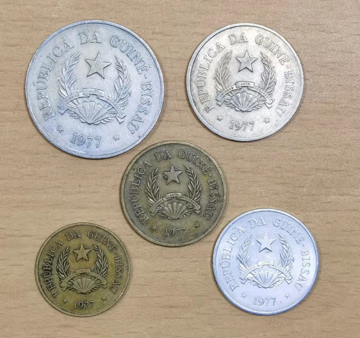 北京马甸外国钱币专卖店微拍第六十七期，非贵金属外国纪念币，流通币专场，陆续上新欢迎关注 几内亚比绍流通币5枚／套