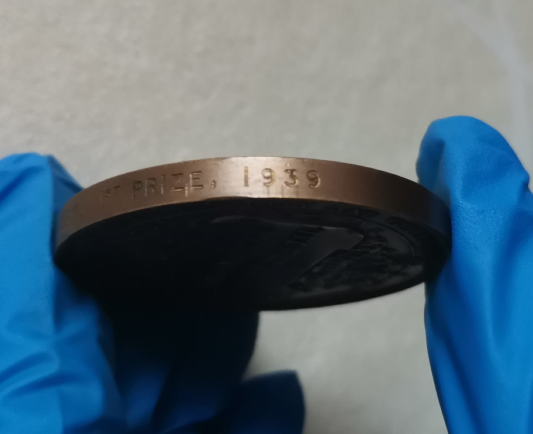 第23期拍卖会 原盒1939年实发英国科技博览会纪念铜章50mm73g