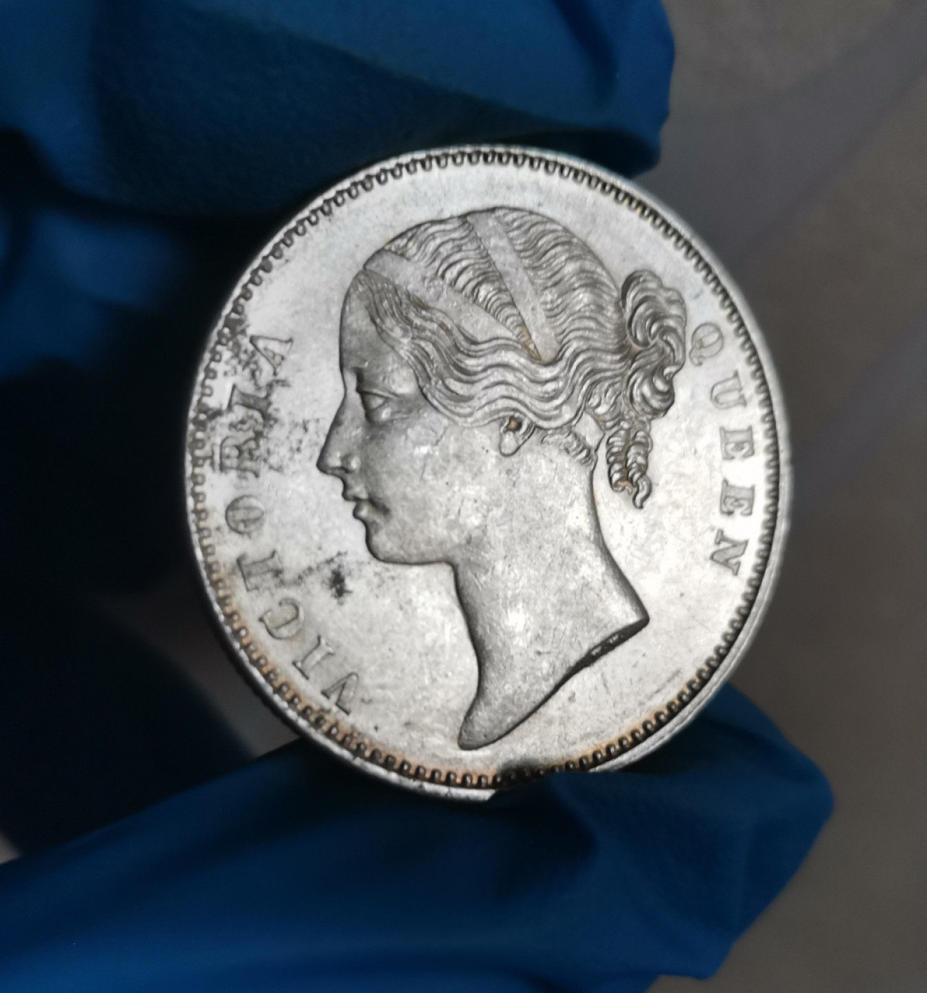 第23期拍卖会 带光1840年维多利亚英属印度1卢比银币（双辫）