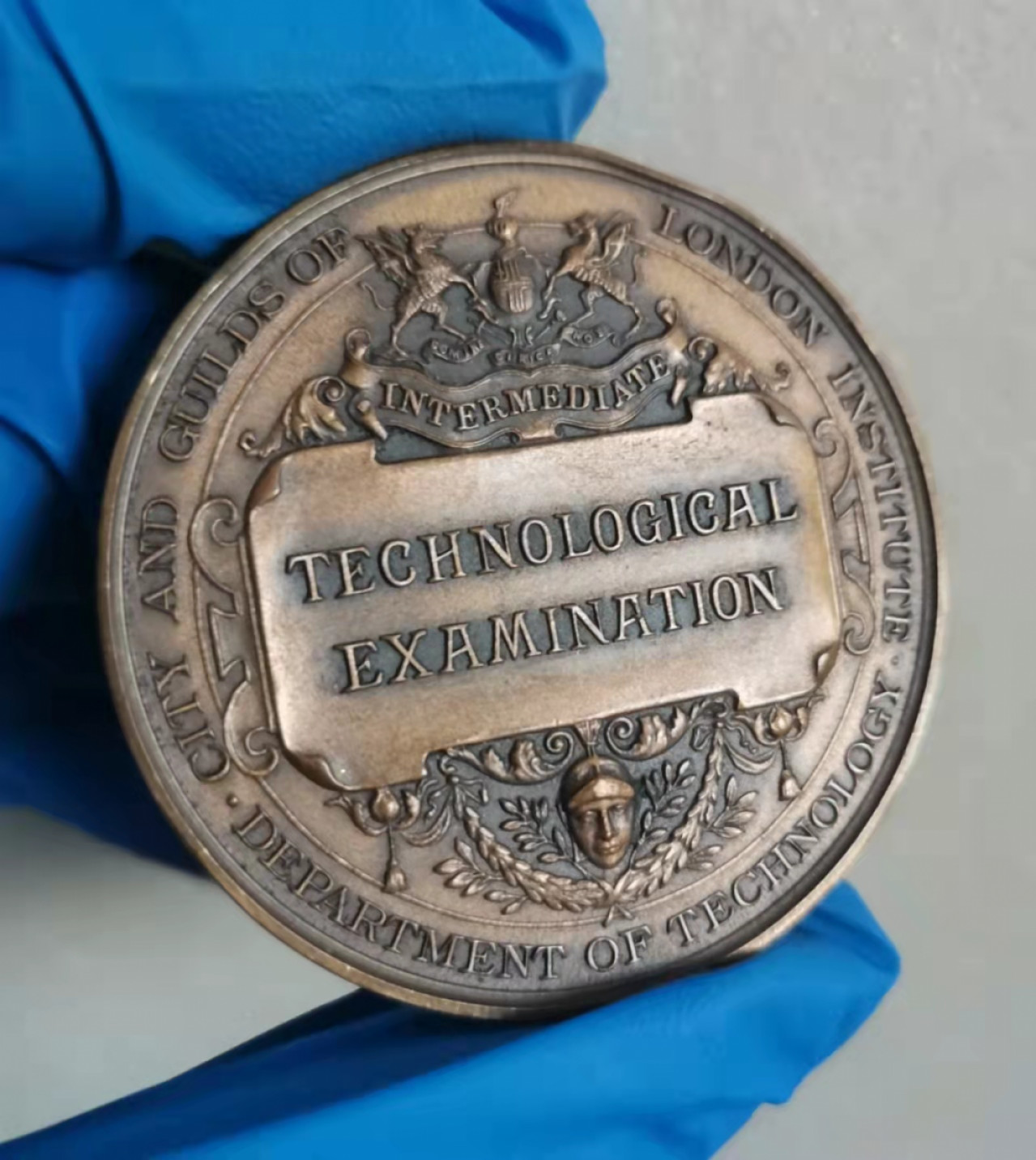 第23期拍卖会 原盒1939年实发英国科技博览会纪念铜章50mm73g