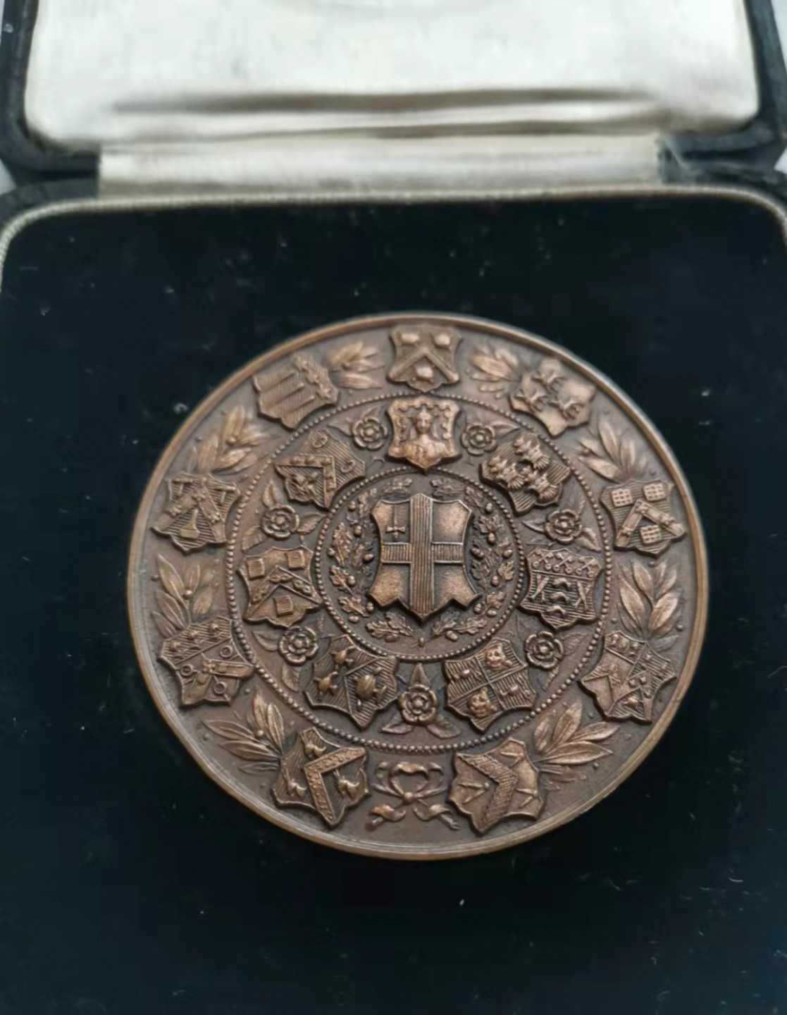 第23期拍卖会 原盒1939年实发英国科技博览会纪念铜章50mm73g