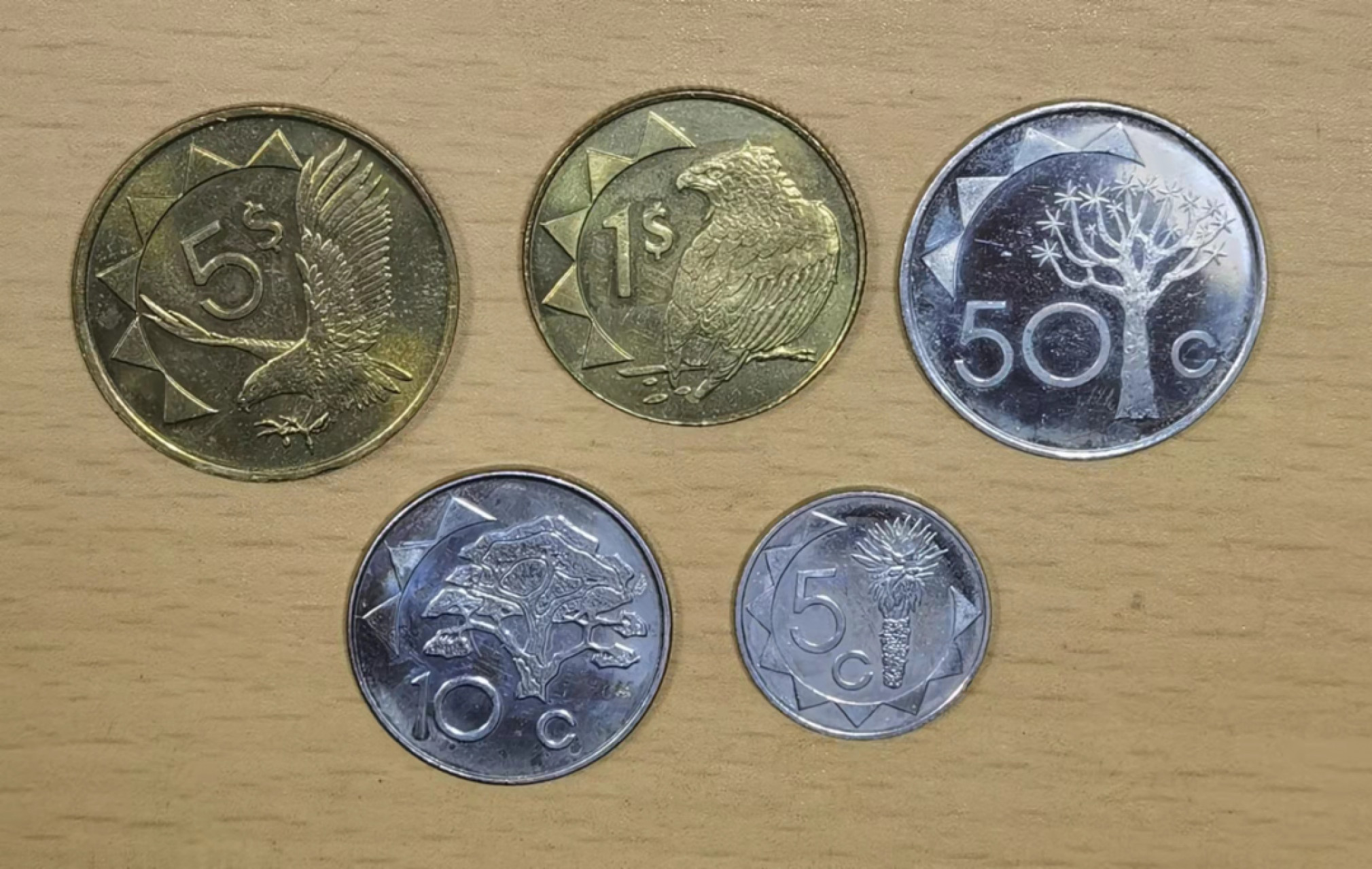 北京马甸外国钱币专卖店微拍第六十七期，非贵金属外国纪念币，流通币专场，陆续上新欢迎关注 纳米比亚流通币5枚／套