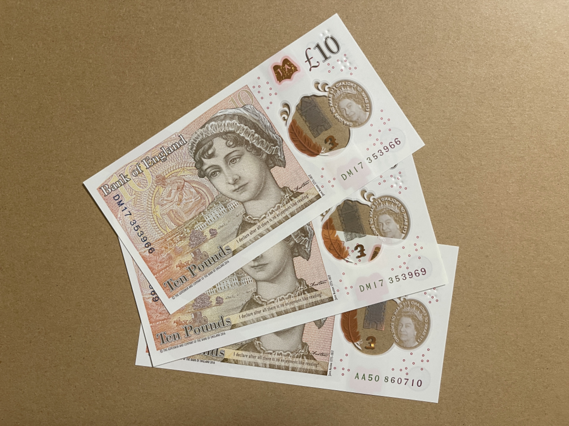 《张总收藏》47期——裸币专场 英镑10元3张 UNC 塑料钞