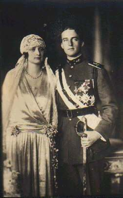 第23期拍卖会 1926年比利时利奥波德三世结婚超大铜章69mm122g