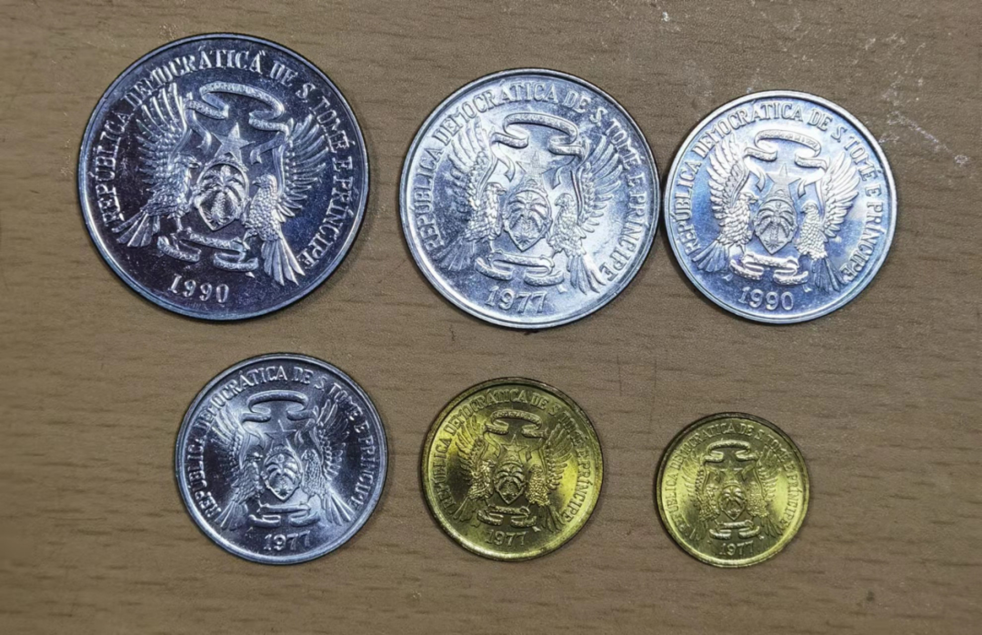 北京马甸外国钱币专卖店微拍第六十七期，非贵金属外国纪念币，流通币专场，陆续上新欢迎关注 圣多美和普林西比流通币6枚／套