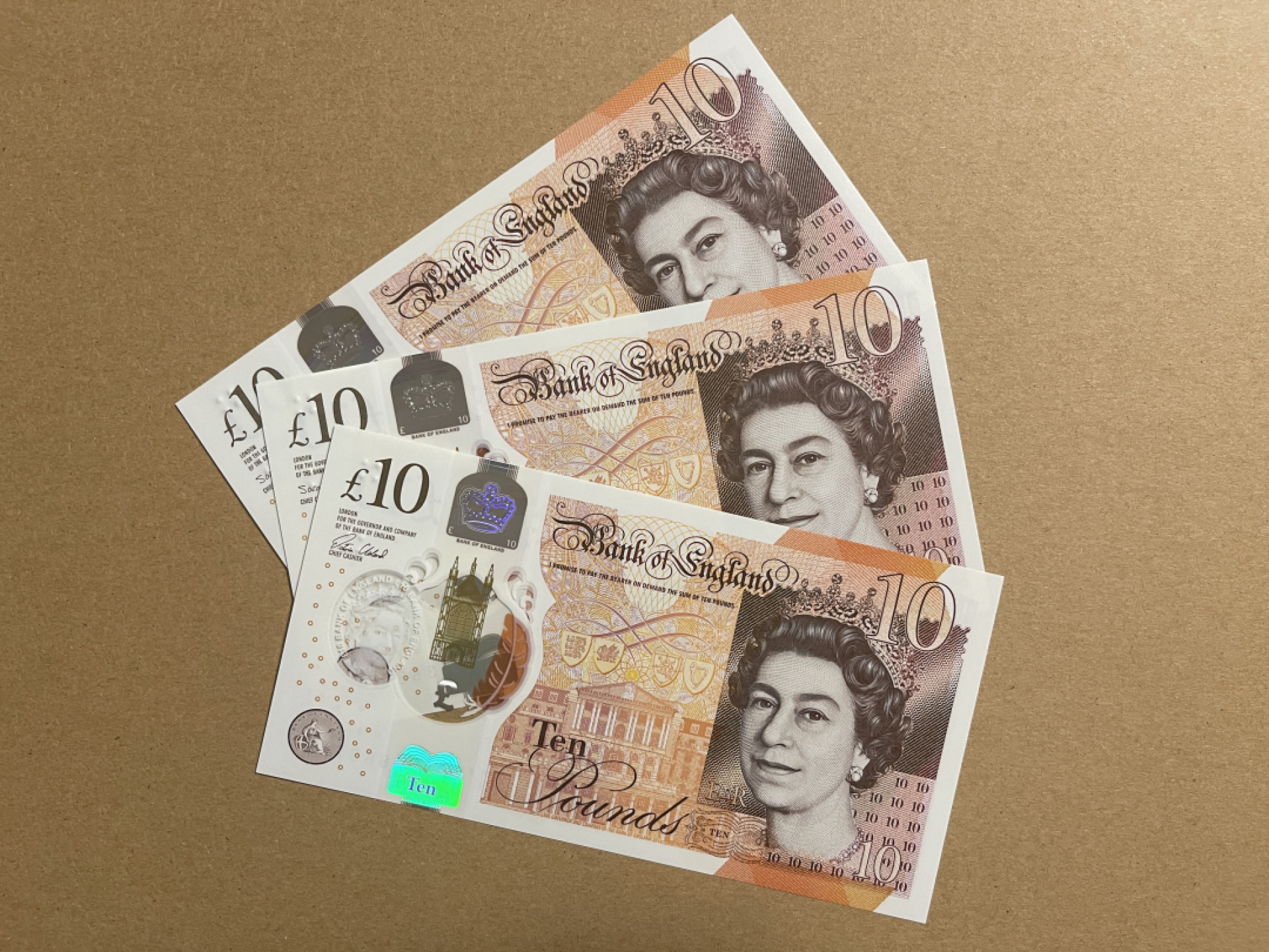 《张总收藏》47期——裸币专场 英镑10元3张 UNC 塑料钞