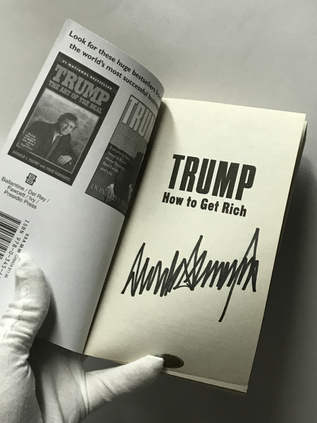 零元拍：美国前总统川普亲笔签名英文原版《川普教你如何致富》