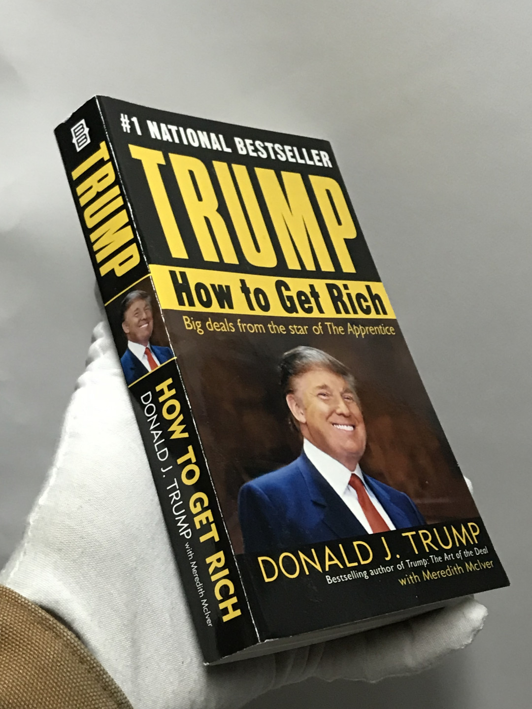 零元拍：美国前总统川普亲笔签名英文原版《川普教你如何致富》