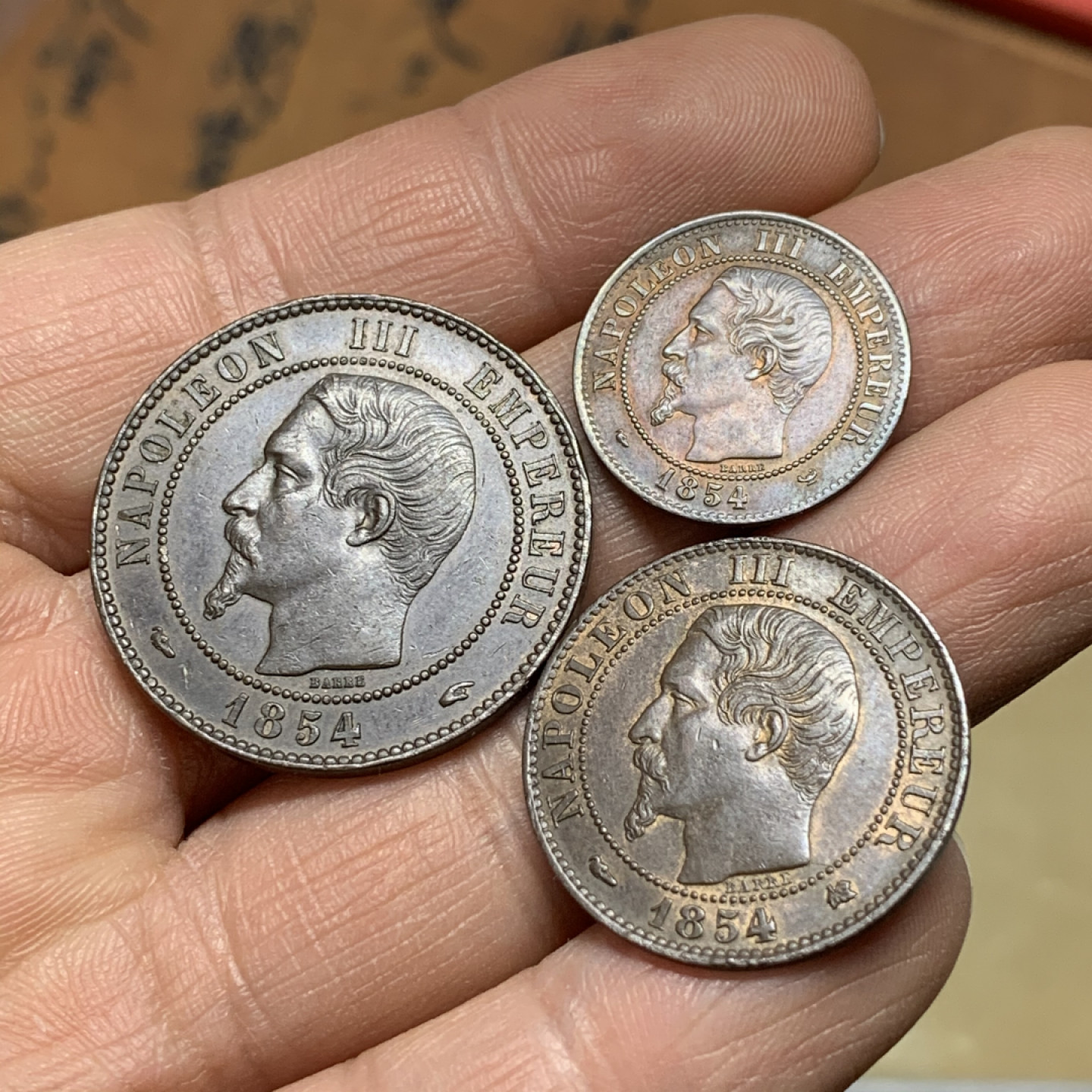 《竞宝斋》第30场-周日，周一，周二3场连拍（全场顺丰包邮） 法国1854年拿破仑三世 一组3枚  2/5/10分铜币 品相 非常难得