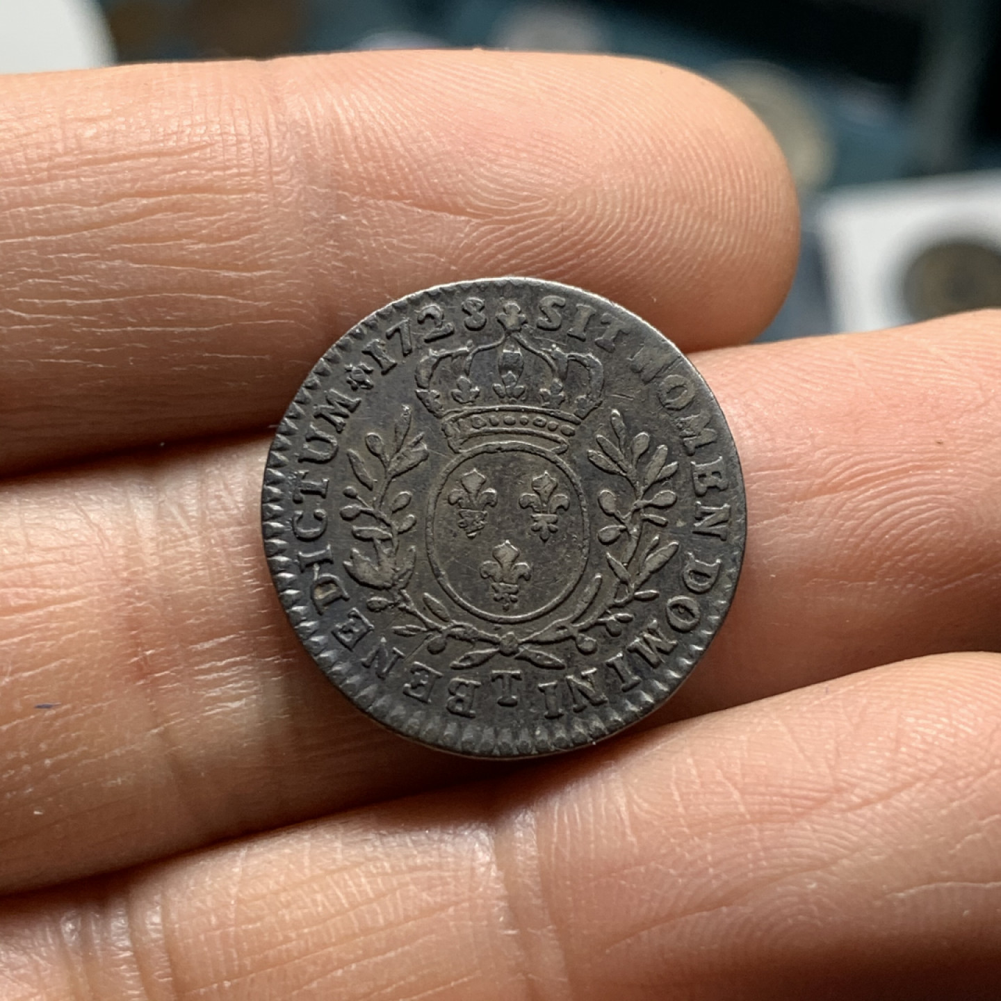 《竞宝斋》第30场-周日，周一，周二3场连拍（全场顺丰包邮） 法国 1728年 路易十五 12S 小银币 原味 这样的品相已经非常难得