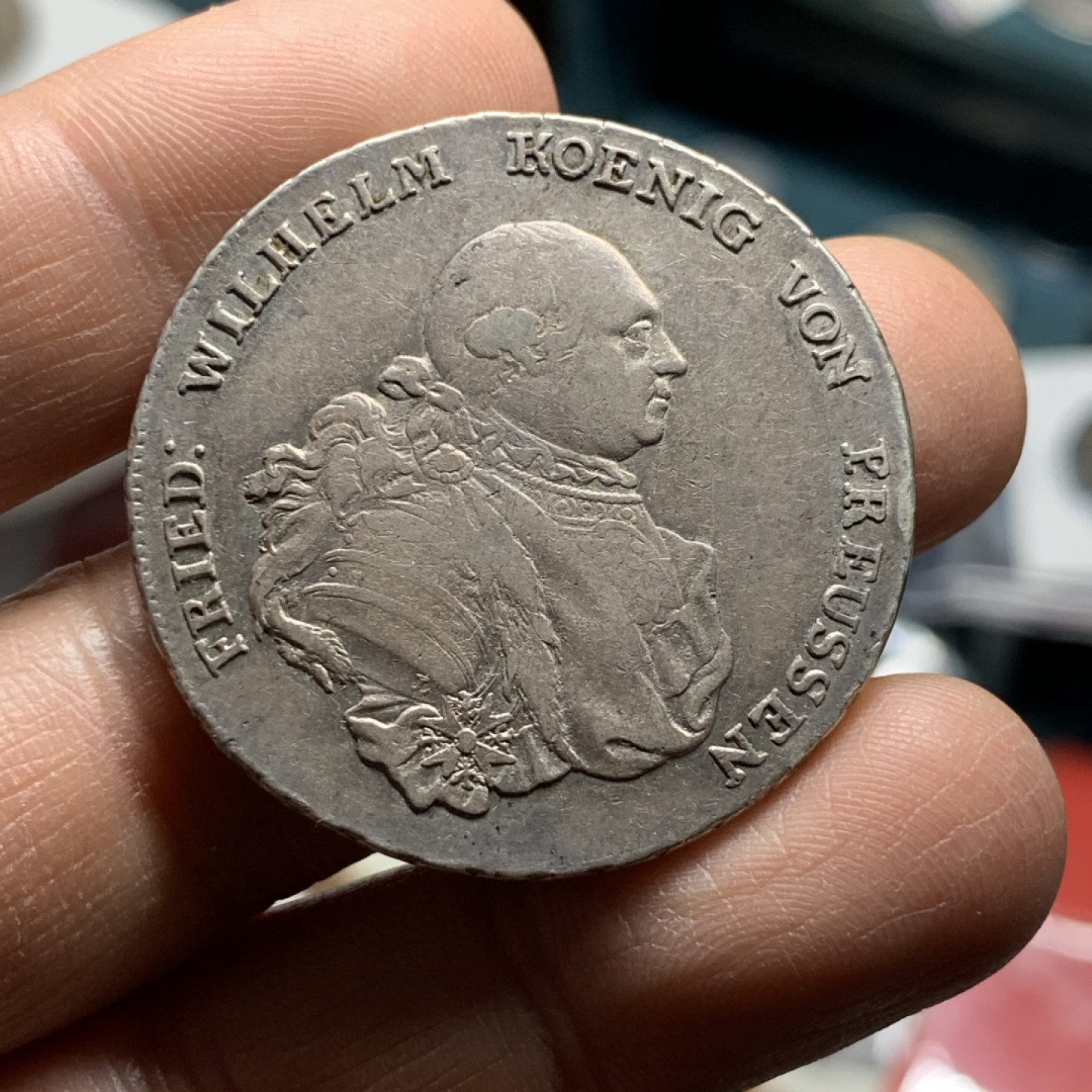 《竞宝斋》第30场-周日，周一，周二3场连拍（全场顺丰包邮） 德国 普鲁士 腓特烈 1790年A版 炮鹰泰勒 大银币 37.7mm，22.1克