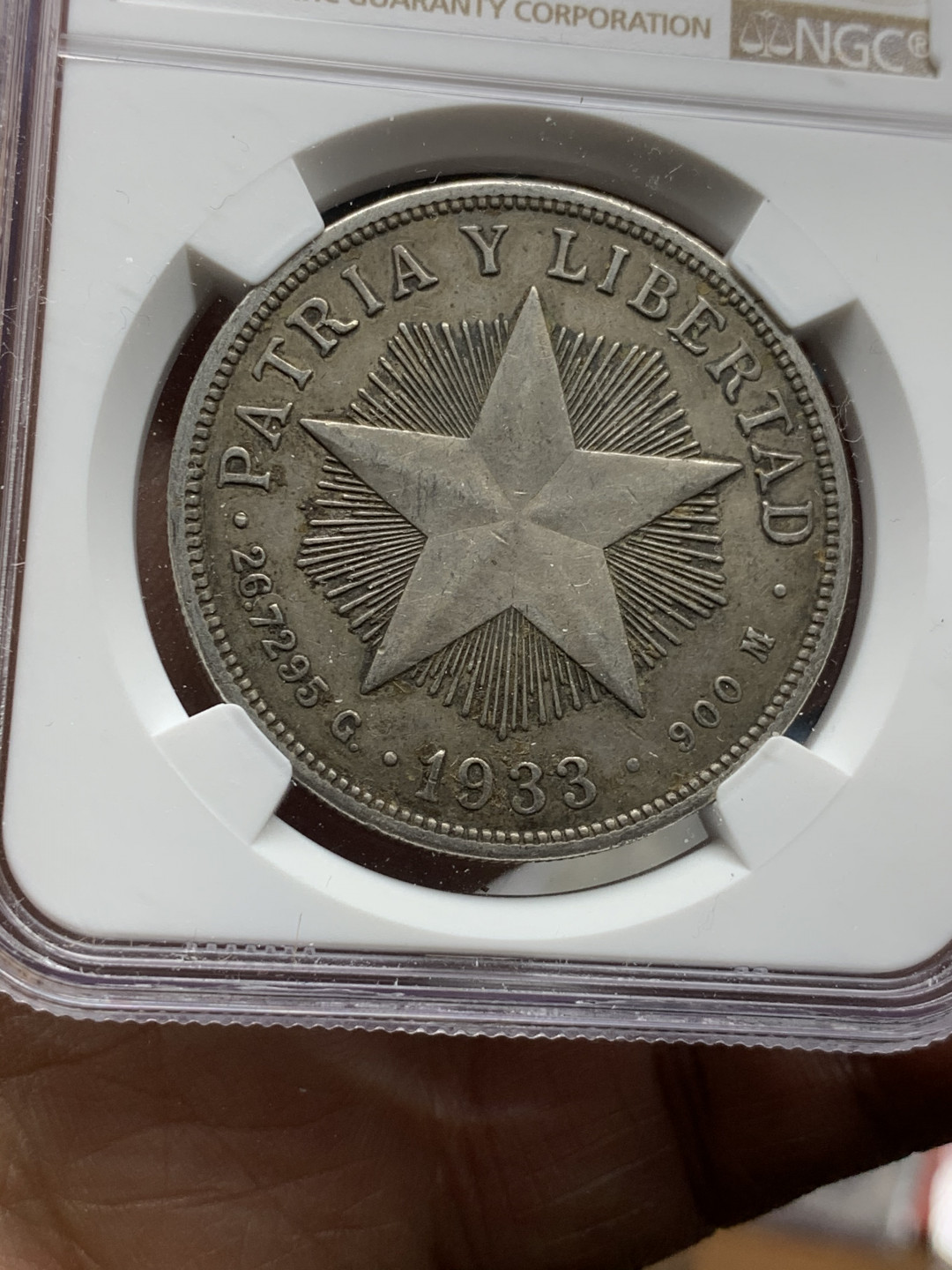 《竞宝斋》第30场-周日，周一，周二3场连拍（全场顺丰包邮） NGC-AU 古巴1933年 大五星版 1比索 大银币 老味道没给分可惜了