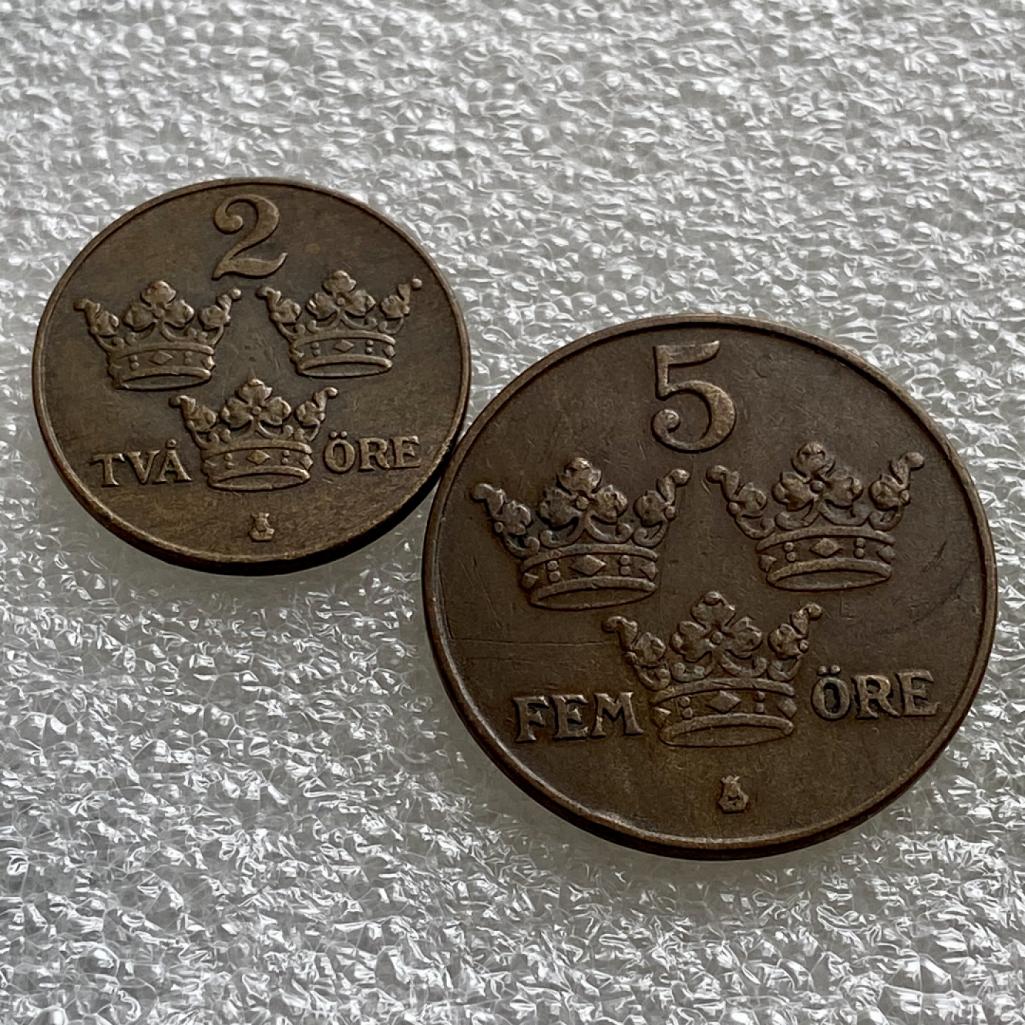 【Numismatist】第四场-0起拍-0佣金-包邮-世界硬币 瑞典1935-1936年2、5欧尔铜币 好品