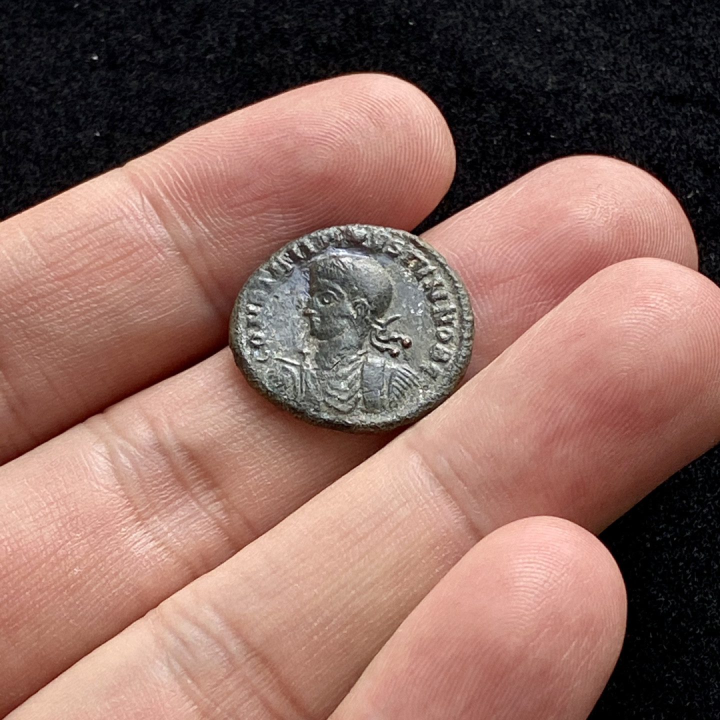 【Numismatist】第四场-0起拍-0佣金-包邮-世界硬币 古罗马帝国富利铜币，君士坦提乌斯二世（公元337-361年在位），君士坦丁大帝次子，奥古斯都，铸币地Thessalonika，誓愿二十年，直径19mm左右，品相不错