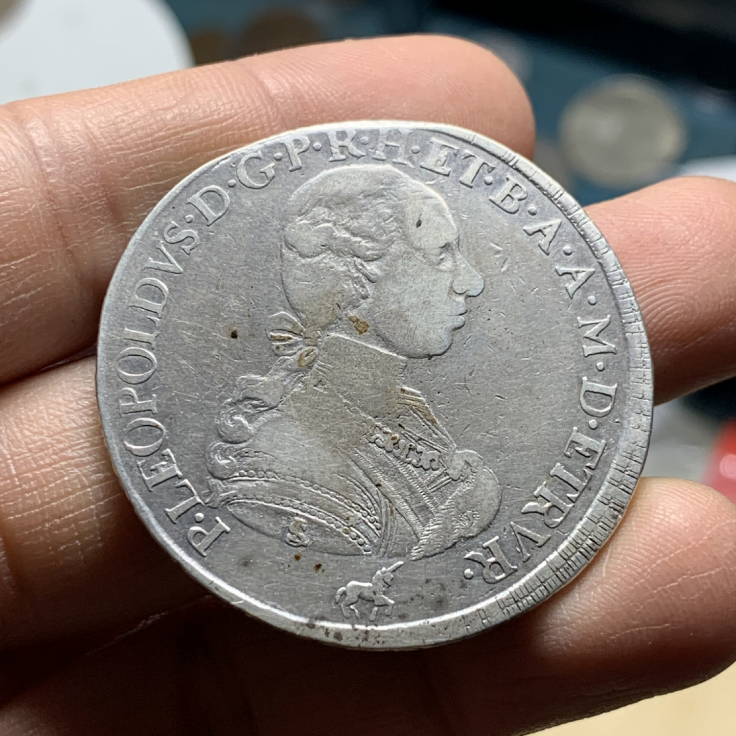 《竞宝斋》第30场-周日，周一，周二3场连拍（全场顺丰包邮） 意大利 托斯卡纳 1789年 1F 大银币 磨具偏打 无磕碰无划痕 状态已经算不错了 边纹无损