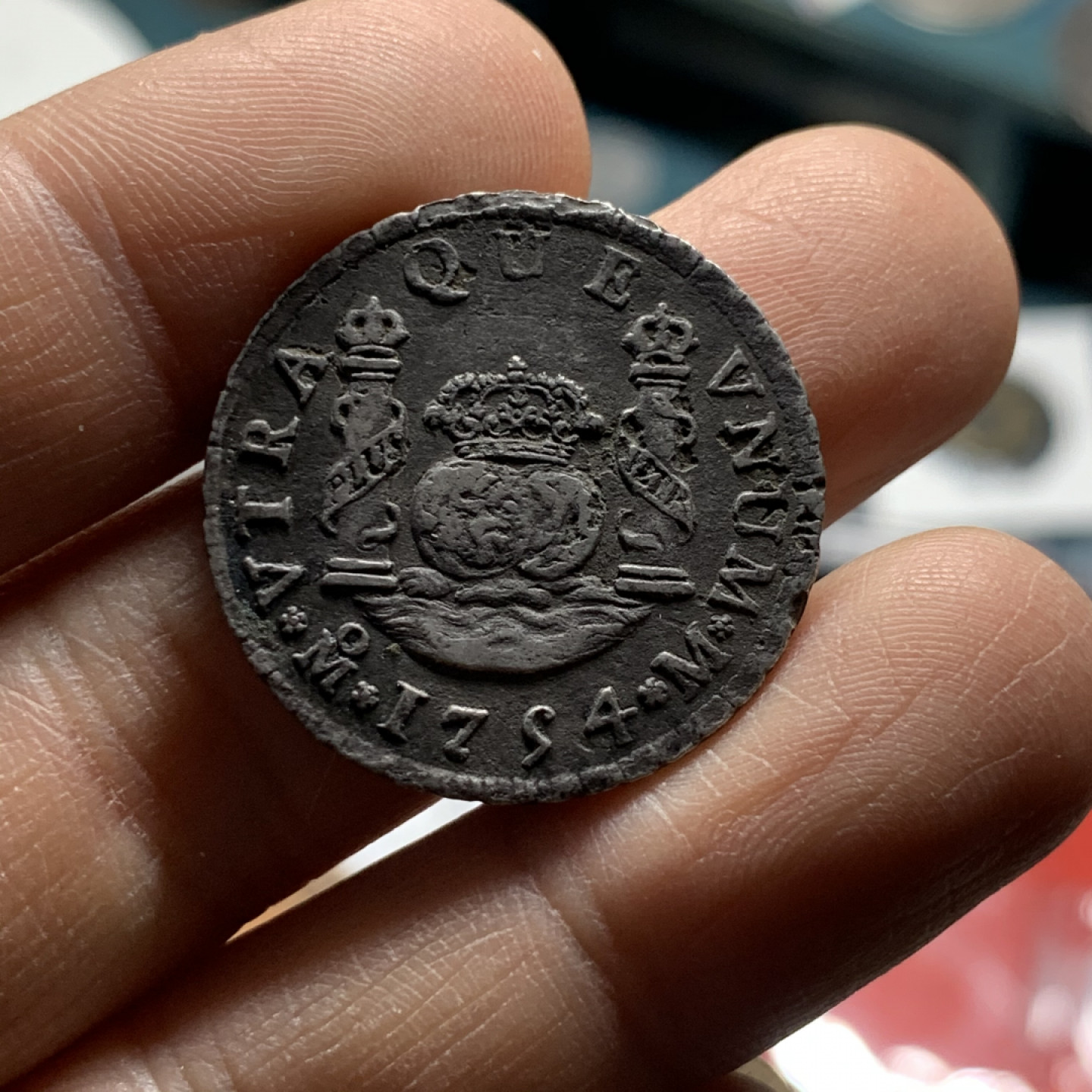 《竞宝斋》第30场-周日，周一，周二3场连拍（全场顺丰包邮） 西属 墨西哥 1754年 斐迪南五世 2R 地球双柱银币27.1mm，6克