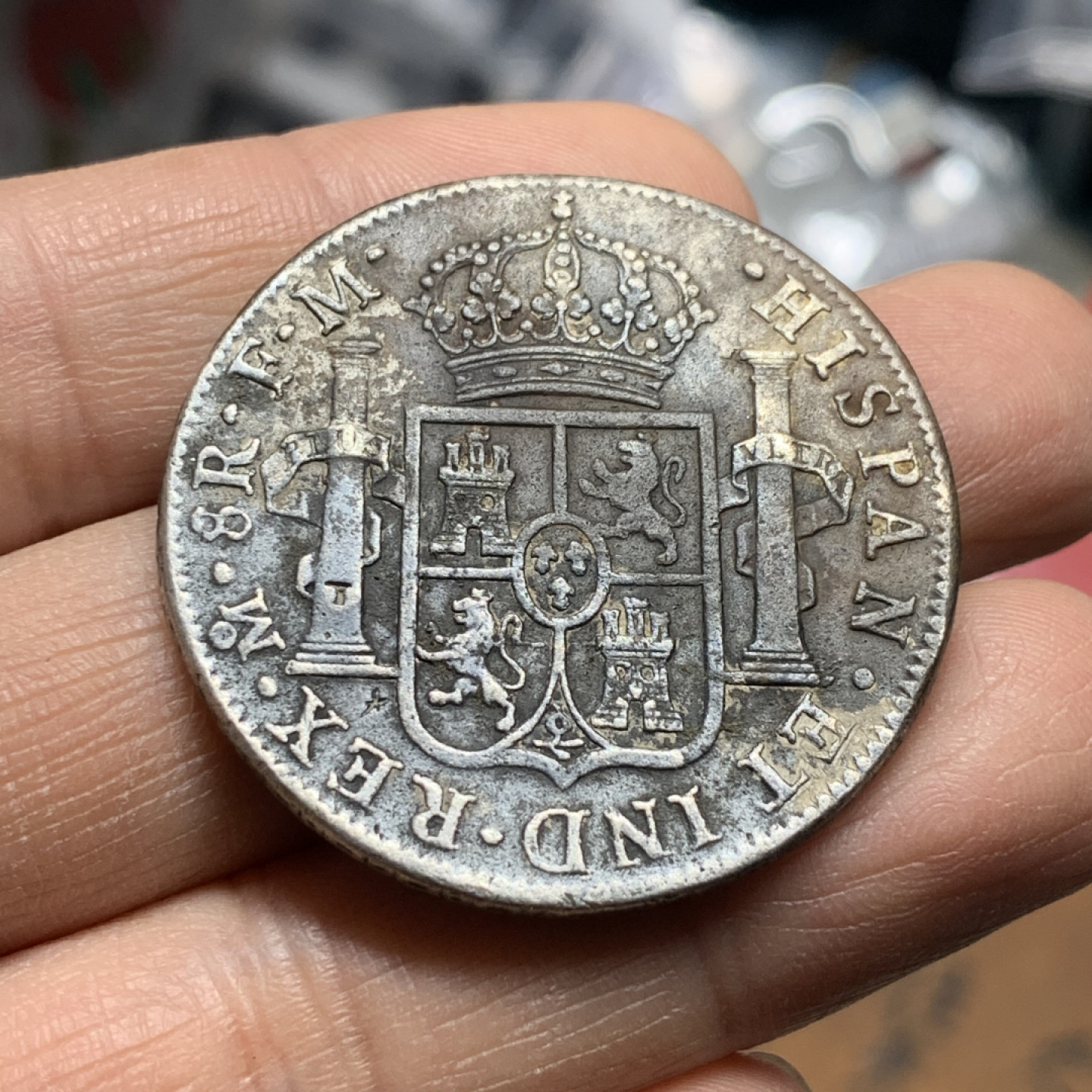 《竞宝斋》第30场-周日，周一，周二3场连拍（全场顺丰包邮） 西属 墨西哥1789年 卡三头像卡四名称 过渡版本 8R 双柱大银币 38.6mm 26.3克 细节见图