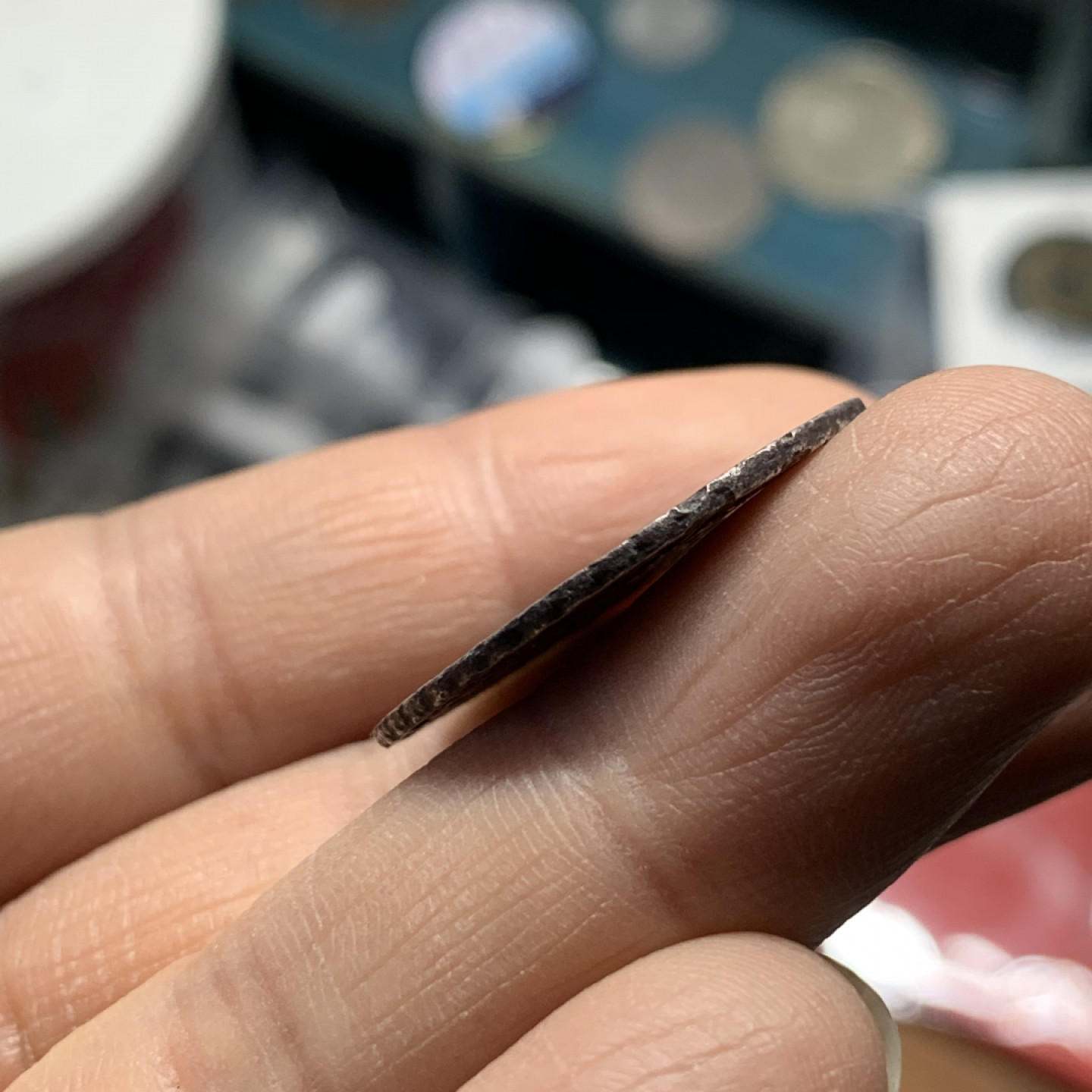 《竞宝斋》第30场-周日，周一，周二3场连拍（全场顺丰包邮） 西属 墨西哥 1754年 斐迪南五世 2R 地球双柱银币27.1mm，6克