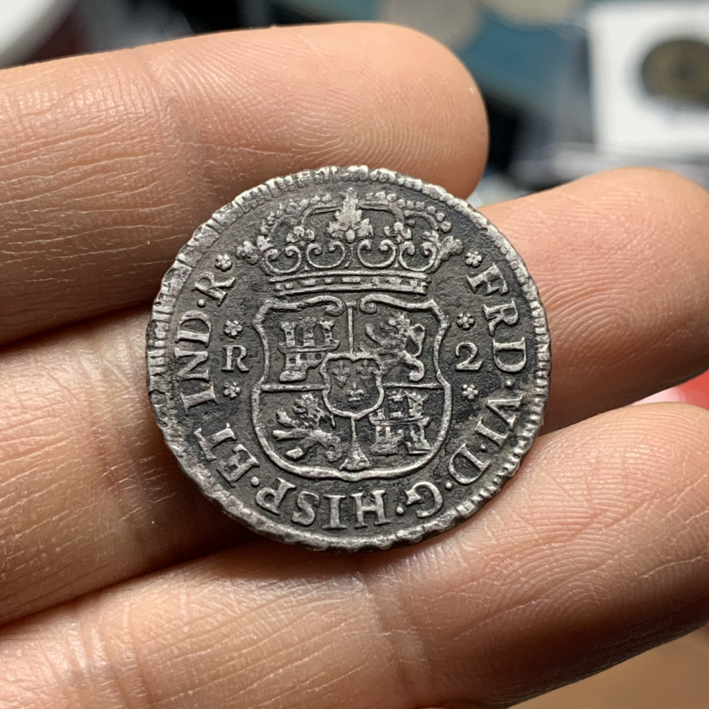 《竞宝斋》第30场-周日，周一，周二3场连拍（全场顺丰包邮） 西属 墨西哥 1754年 斐迪南五世 2R 地球双柱银币27.1mm，6克