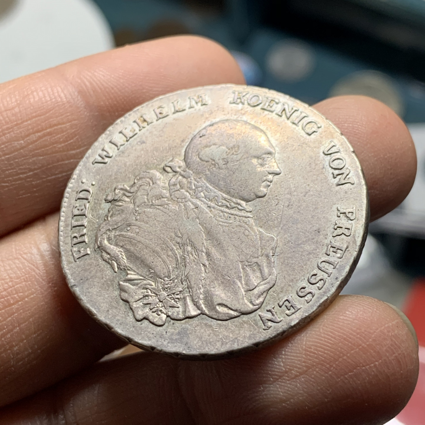 《竞宝斋》第30场-周日，周一，周二3场连拍（全场顺丰包邮） 德国 普鲁士 腓特烈 1790年A版 炮鹰泰勒 大银币 37.7mm，22.1克