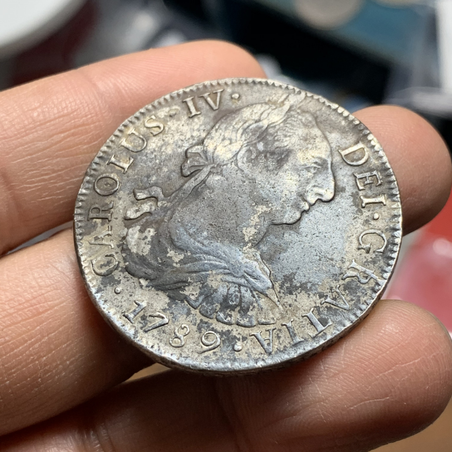 《竞宝斋》第30场-周日，周一，周二3场连拍（全场顺丰包邮） 西属 墨西哥1789年 卡三头像卡四名称 过渡版本 8R 双柱大银币 38.6mm 26.3克 细节见图