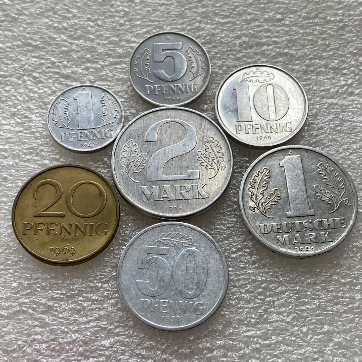 【Numismatist】第四场-0起拍-0佣金-包邮-世界硬币 民主德国1956-1978年7枚一组 含1马克2马克