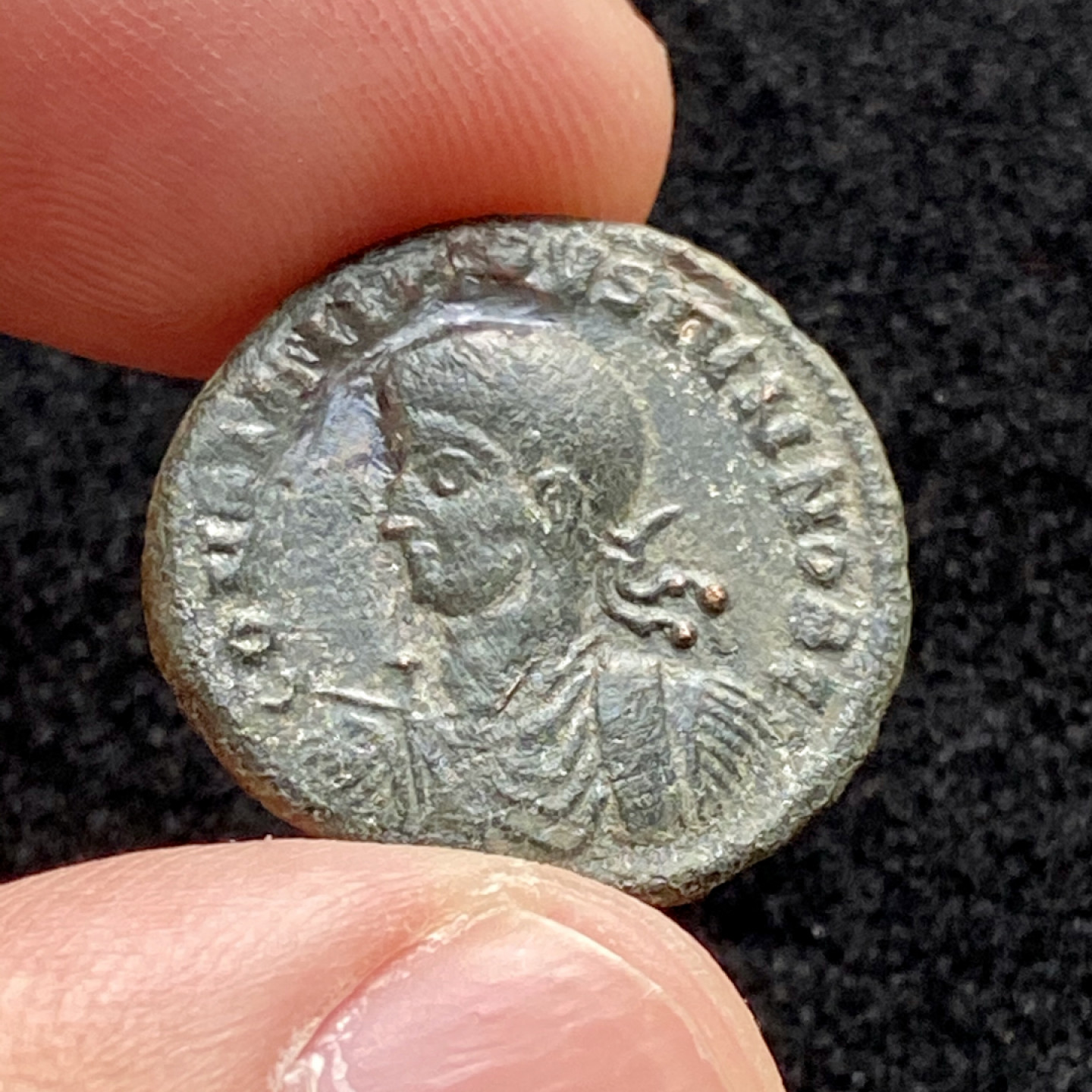 【Numismatist】第四场-0起拍-0佣金-包邮-世界硬币 古罗马帝国富利铜币，君士坦提乌斯二世（公元337-361年在位），君士坦丁大帝次子，奥古斯都，铸币地Thessalonika，誓愿二十年，直径19mm左右，品相不错