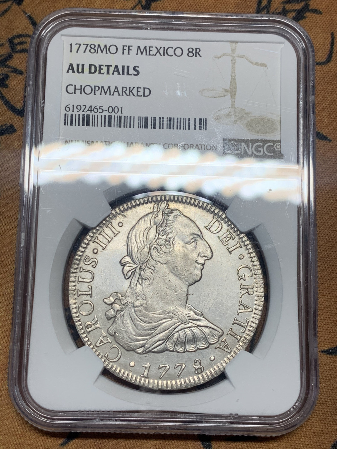 《竞宝斋》第30场-周日，周一，周二3场连拍（全场顺丰包邮） NGC评级 墨西哥1778年 卡三 8R 双柱大银币 深打好细节，有一文字戳