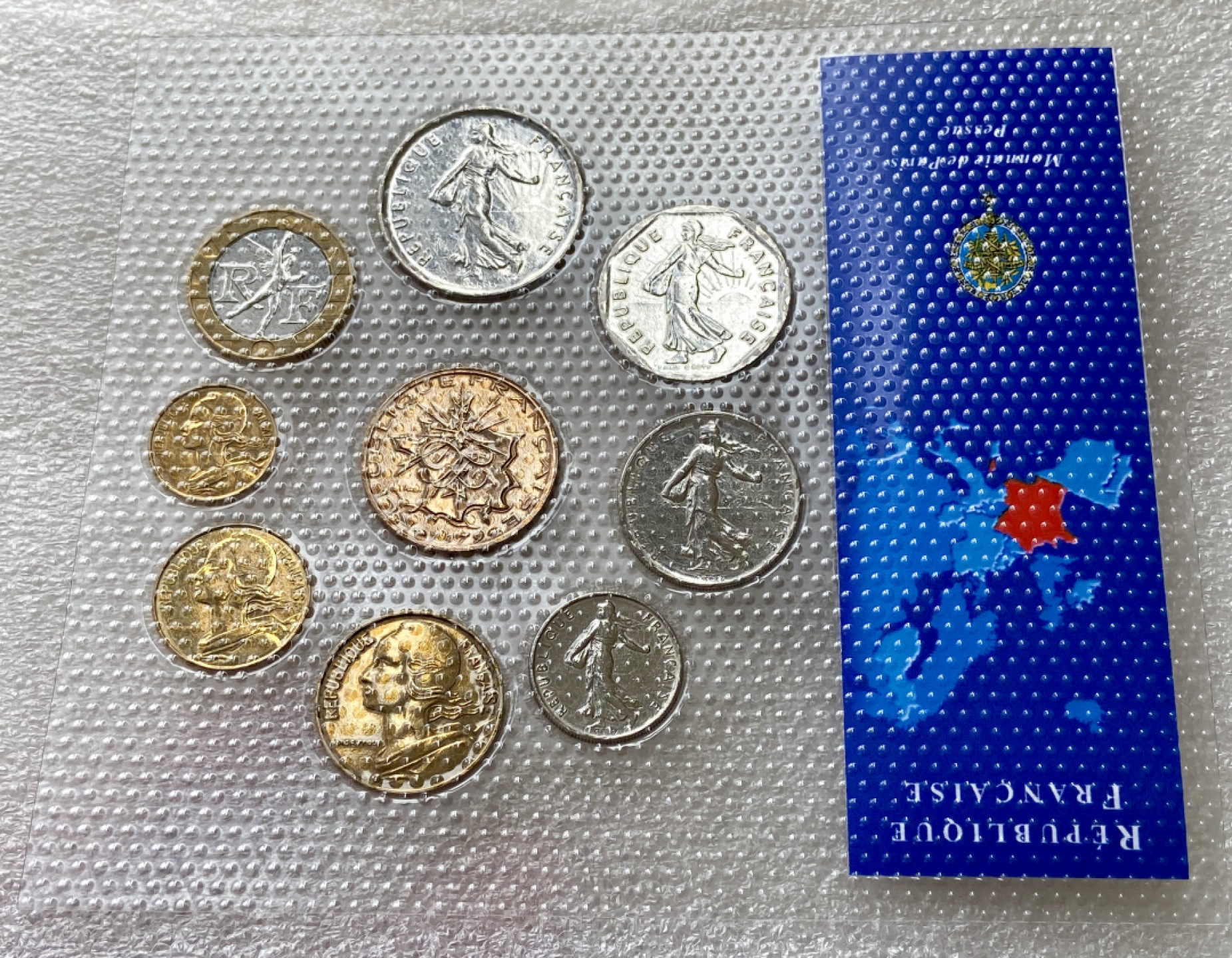 【Numismatist】第四场-0起拍-0佣金-包邮-世界硬币 法国9枚硬币一组 密封卡册